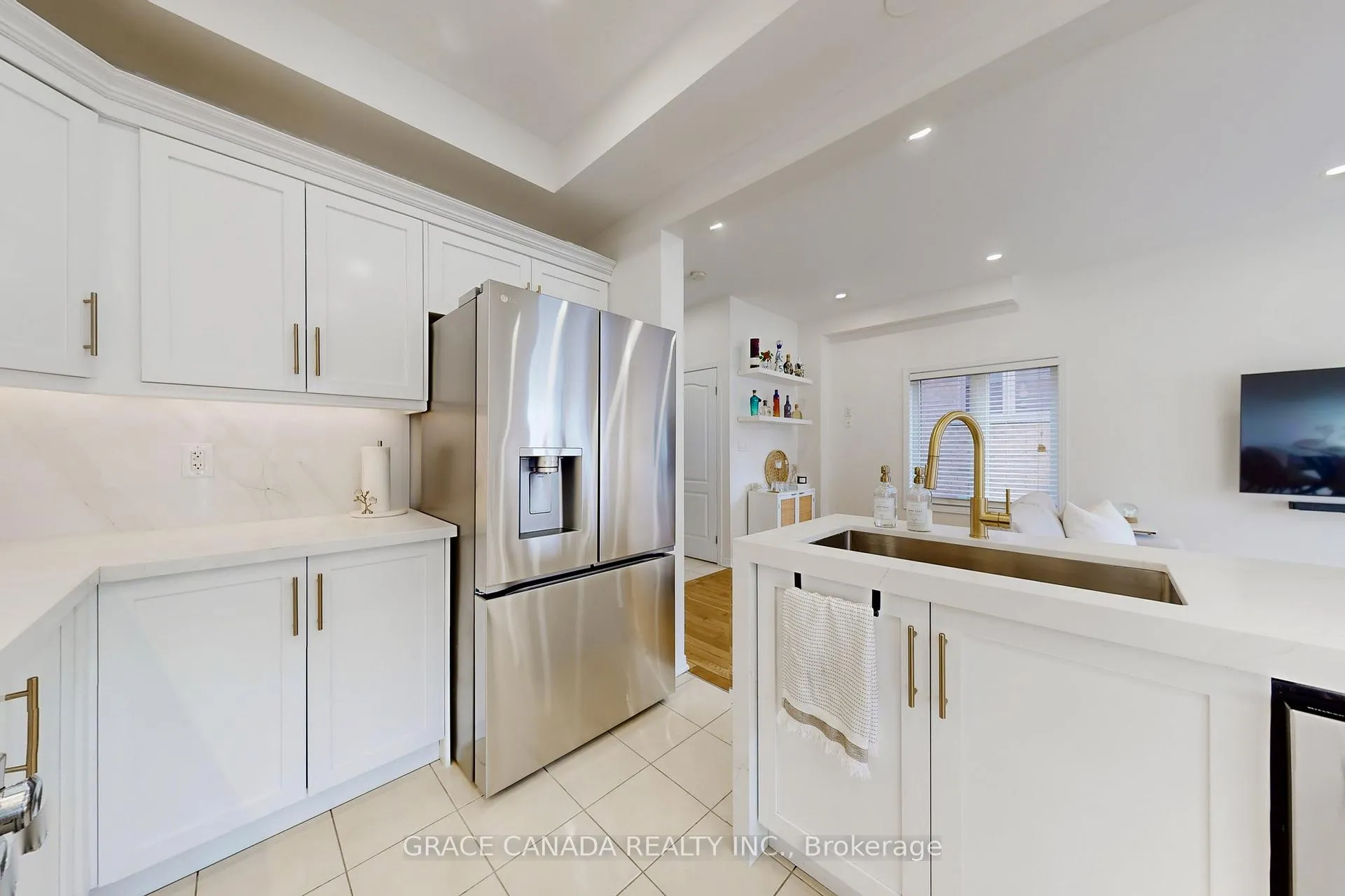Photo 11 of 43 Bankfield Crescent, Hamilton, Stoney Creek Mountain — HOMEH