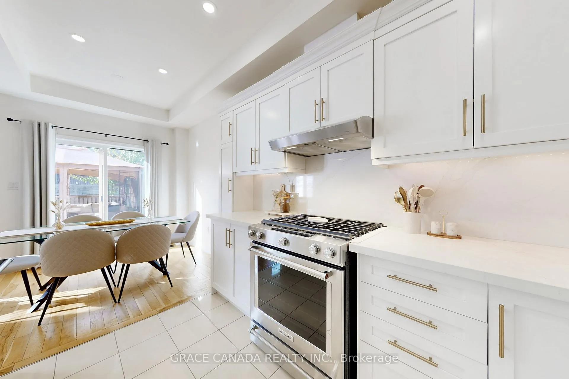 Photo 13 of 43 Bankfield Crescent, Hamilton, Stoney Creek Mountain — HOMEH