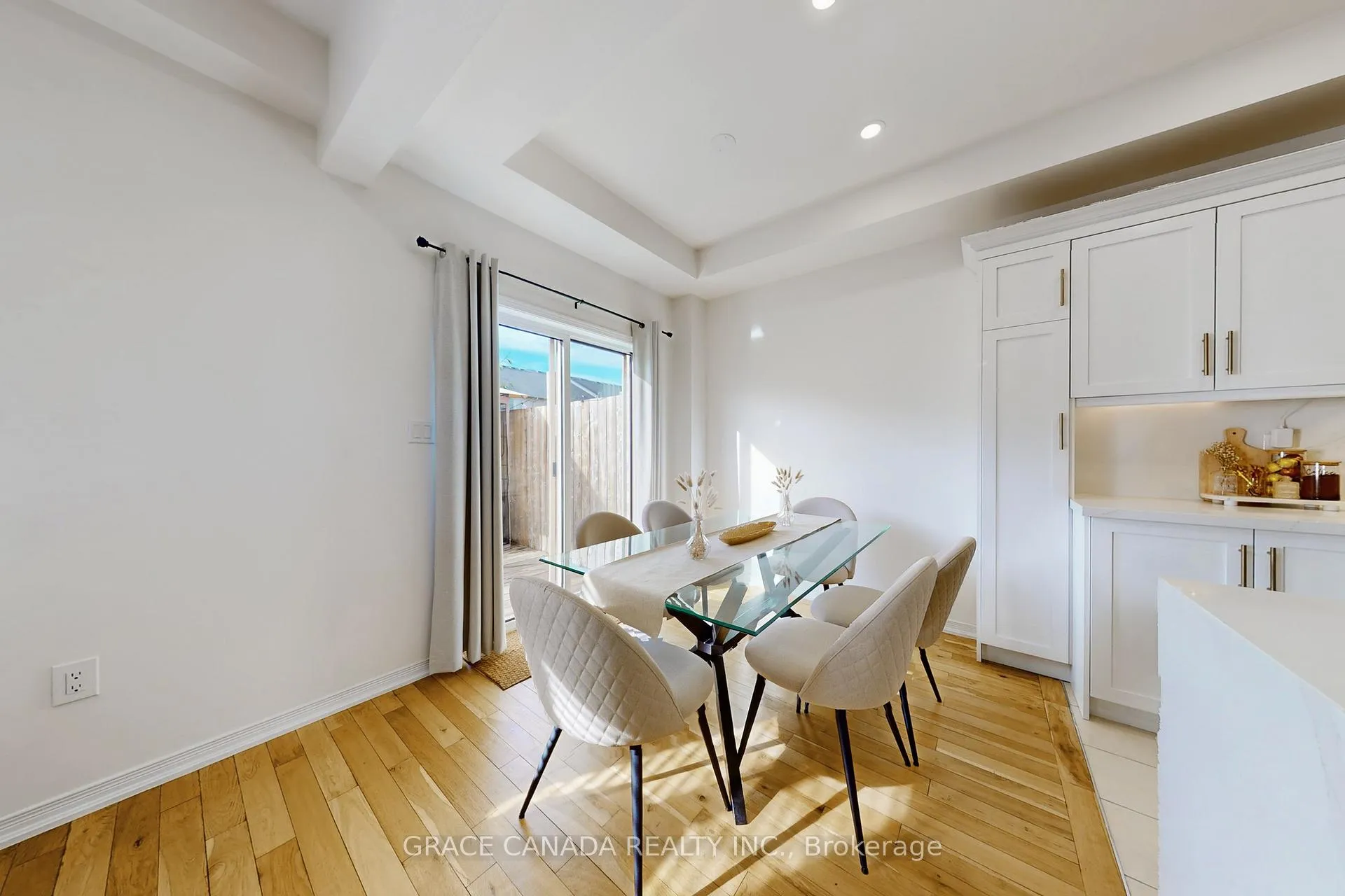 Photo 17 of 43 Bankfield Crescent, Hamilton, Stoney Creek Mountain — HOMEH