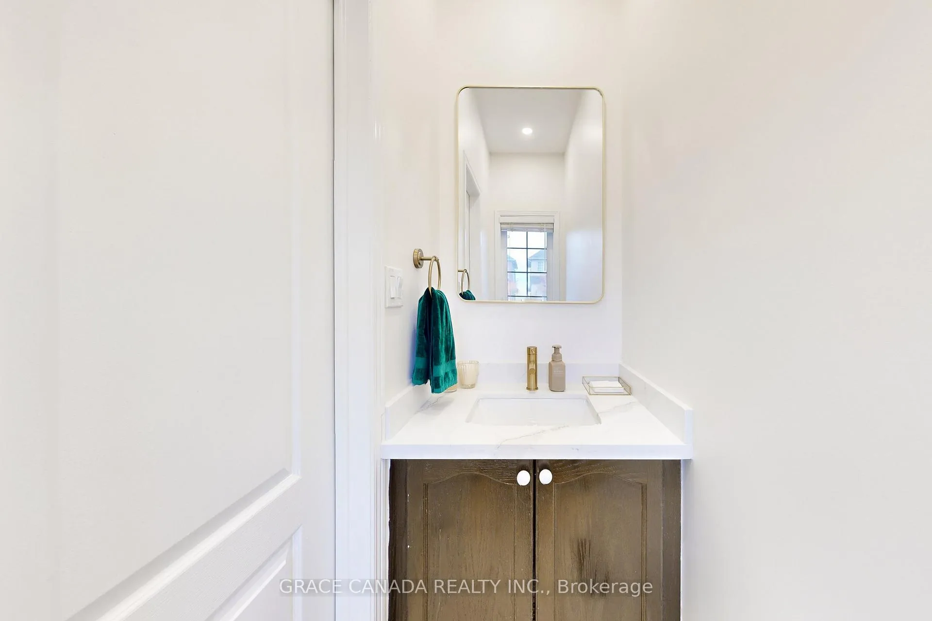 Photo 18 of 43 Bankfield Crescent, Hamilton, Stoney Creek Mountain — HOMEH