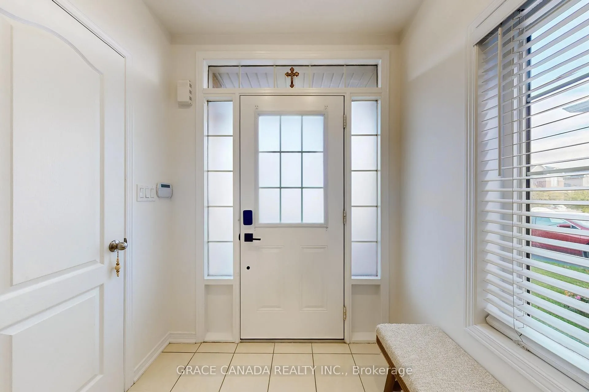 Photo 19 of 43 Bankfield Crescent, Hamilton, Stoney Creek Mountain — HOMEH