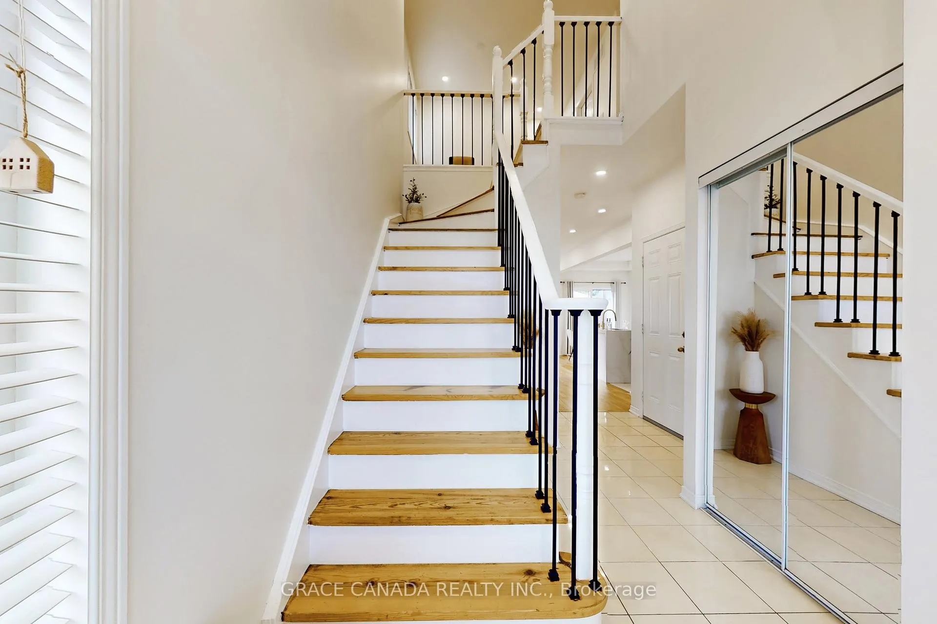 Photo 20 of 43 Bankfield Crescent, Hamilton, Stoney Creek Mountain — HOMEH