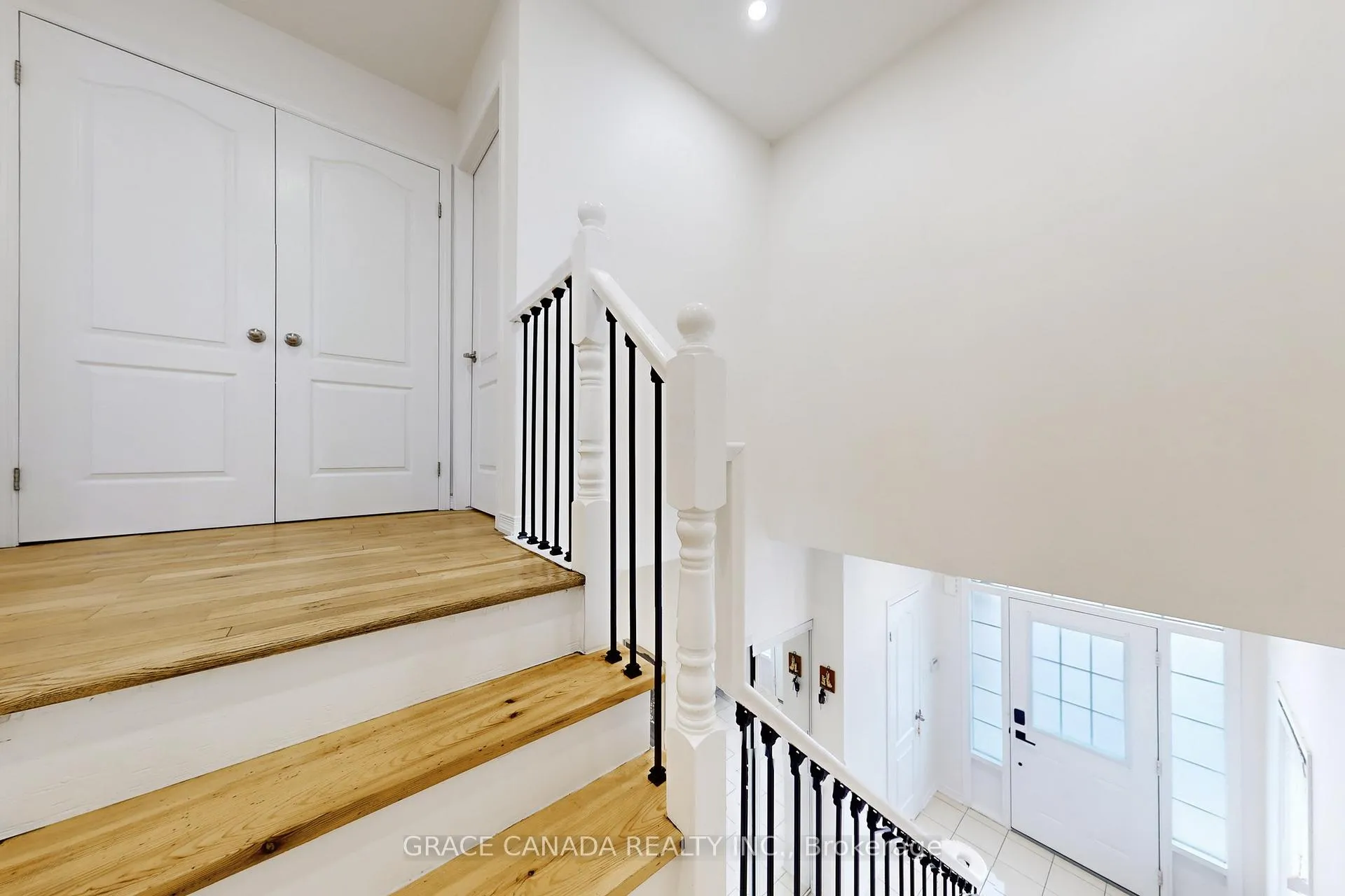 Photo 21 of 43 Bankfield Crescent, Hamilton, Stoney Creek Mountain — HOMEH