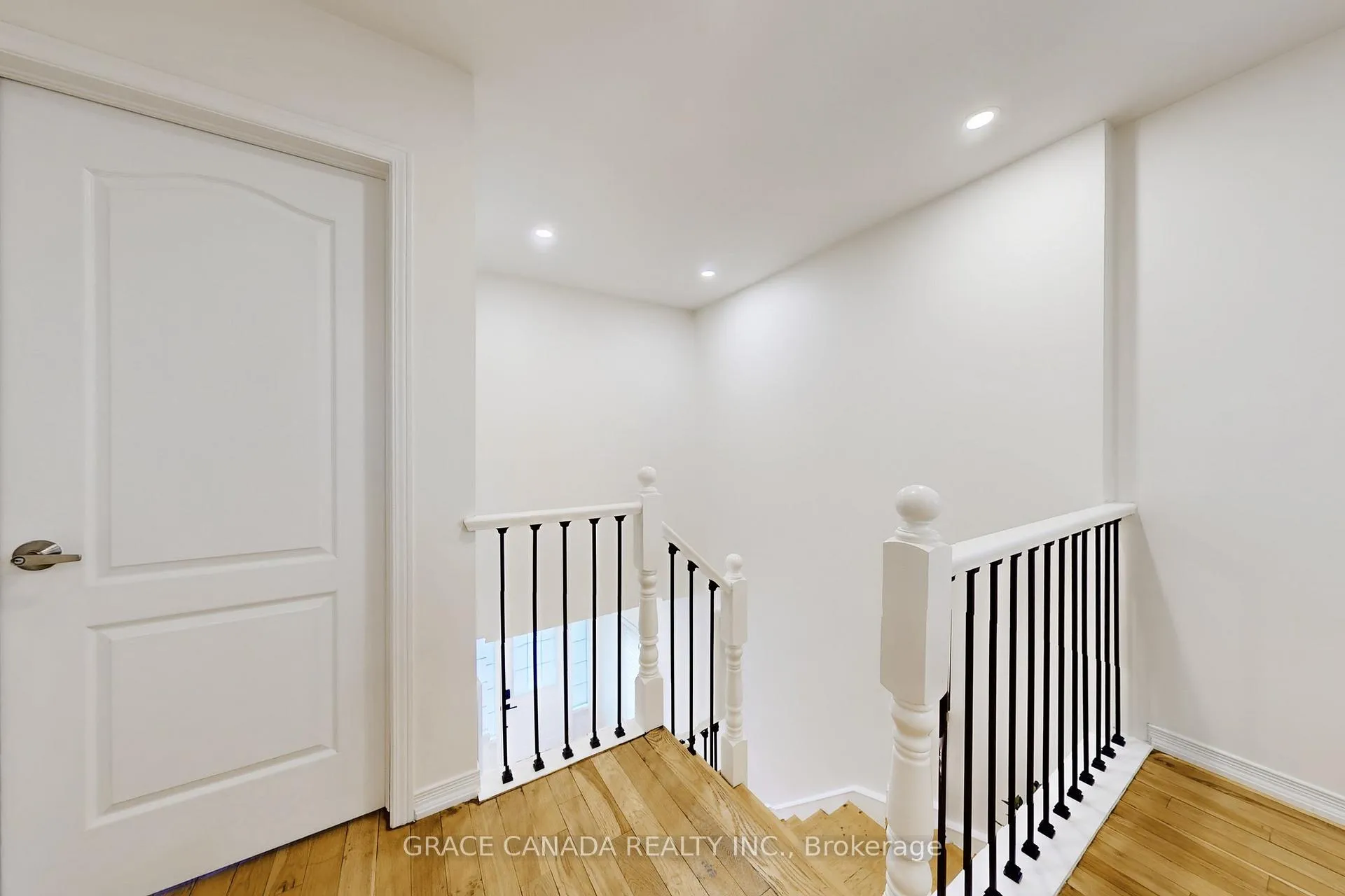 Photo 22 of 43 Bankfield Crescent, Hamilton, Stoney Creek Mountain — HOMEH