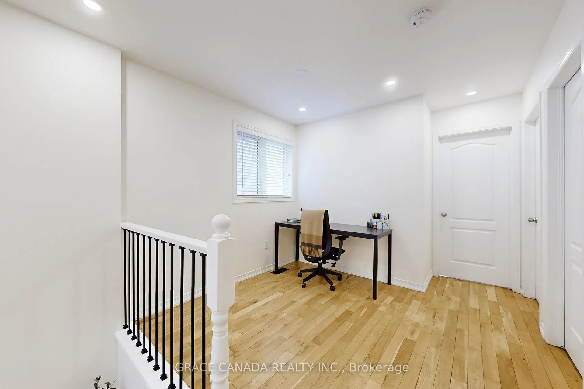 Photo 23 of 43 Bankfield Crescent, Hamilton, Stoney Creek Mountain — HOMEH