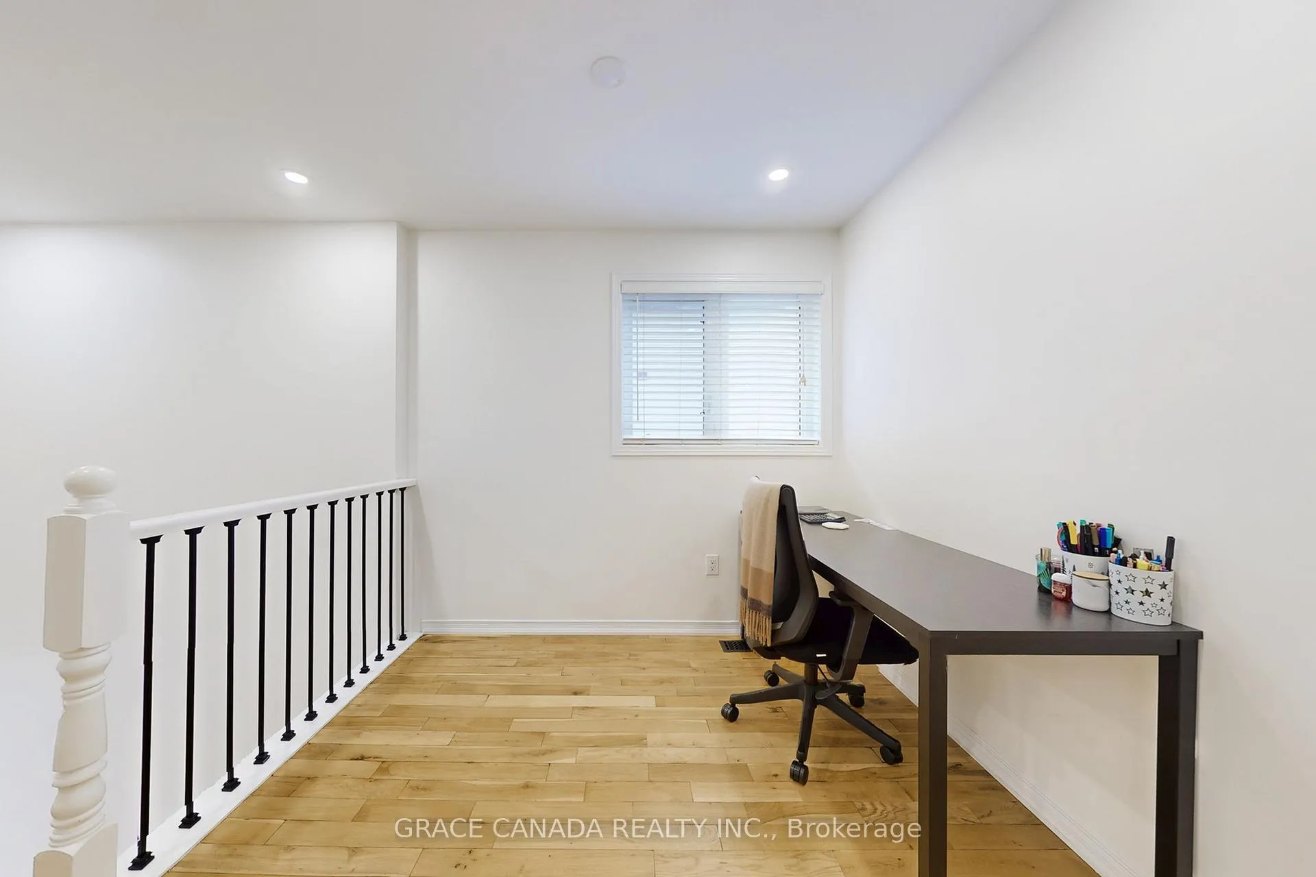Photo 24 of 43 Bankfield Crescent, Hamilton, Stoney Creek Mountain — HOMEH