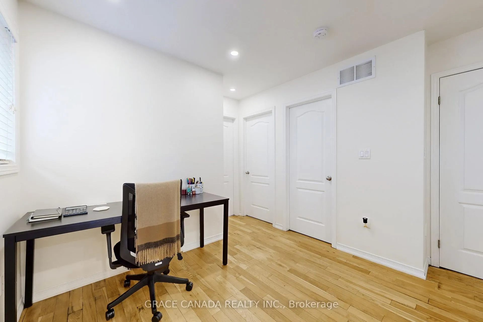 Photo 25 of 43 Bankfield Crescent, Hamilton, Stoney Creek Mountain — HOMEH