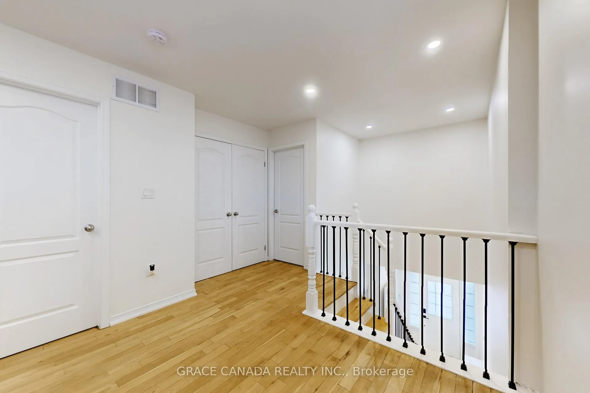 Photo 27 of 43 Bankfield Crescent, Hamilton, Stoney Creek Mountain — HOMEH
