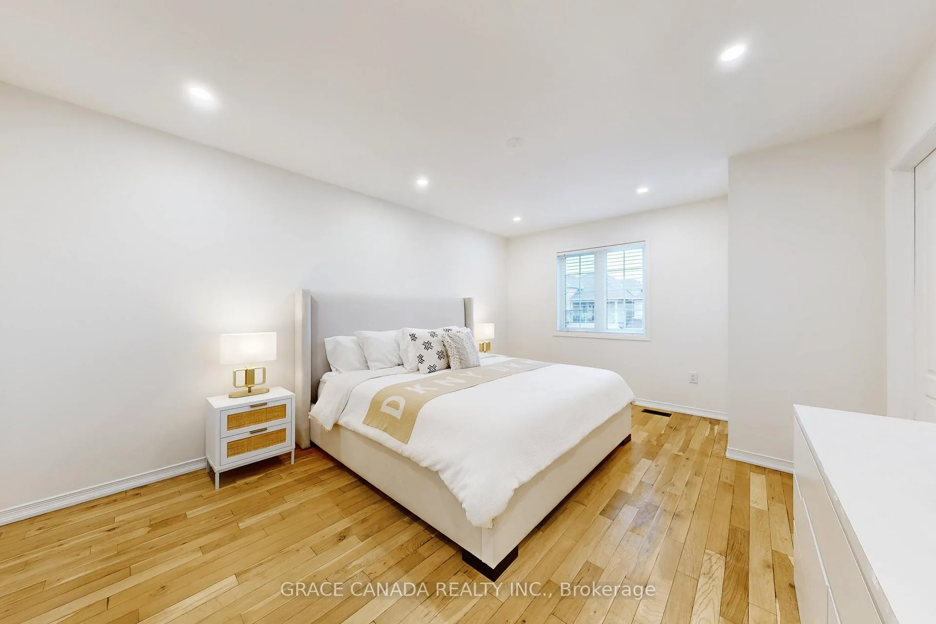 Photo 28 of 43 Bankfield Crescent, Hamilton, Stoney Creek Mountain — HOMEH