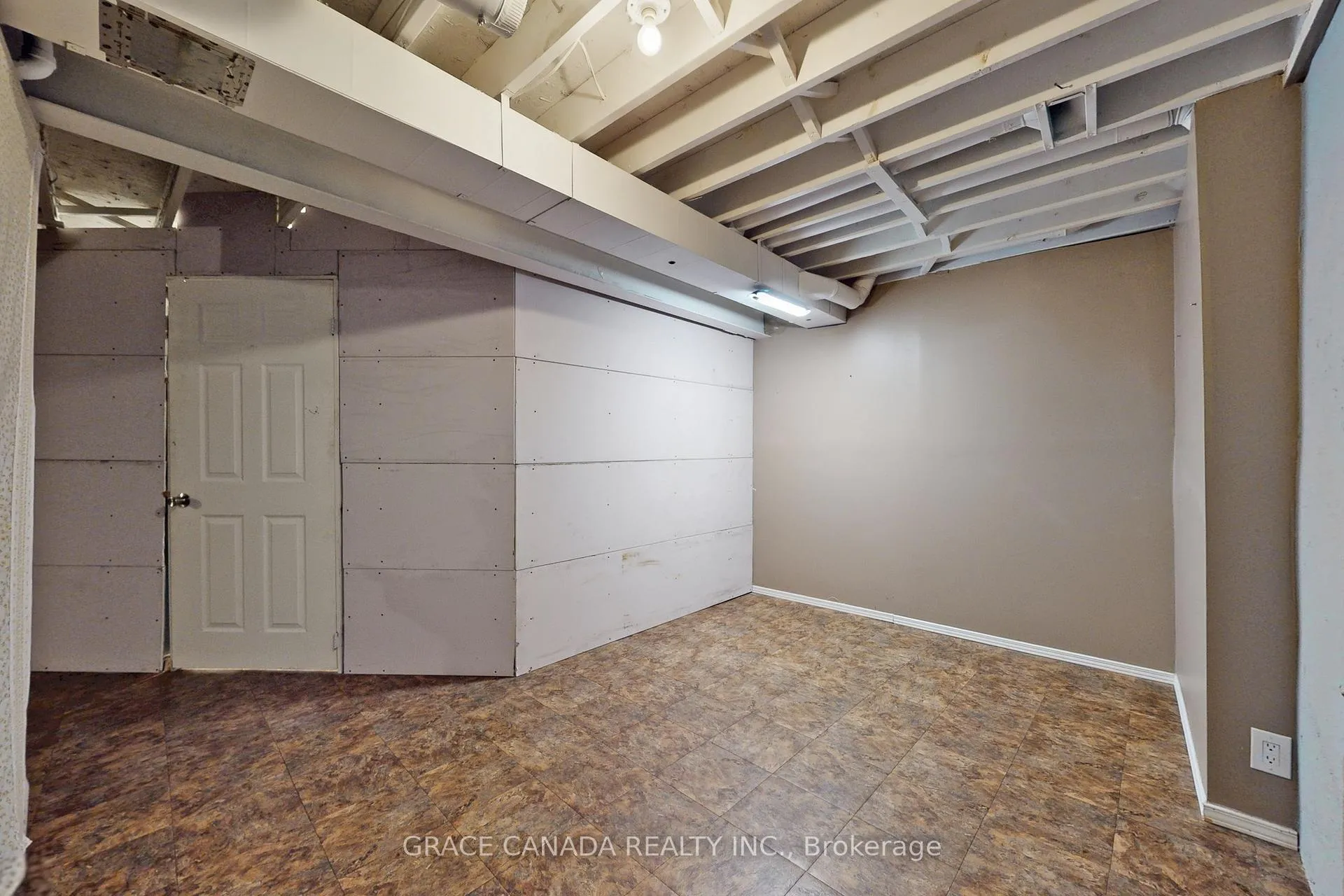 Photo 45 of 43 Bankfield Crescent, Hamilton, Stoney Creek Mountain — HOMEH