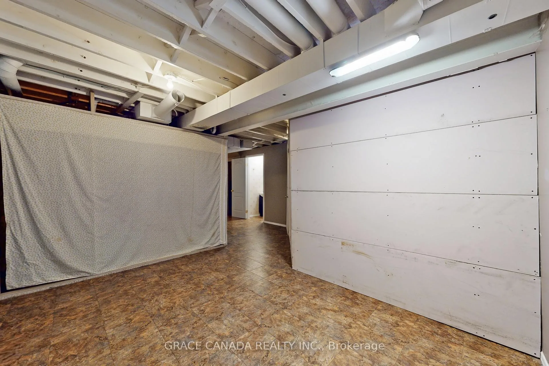 Photo 46 of 43 Bankfield Crescent, Hamilton, Stoney Creek Mountain — HOMEH