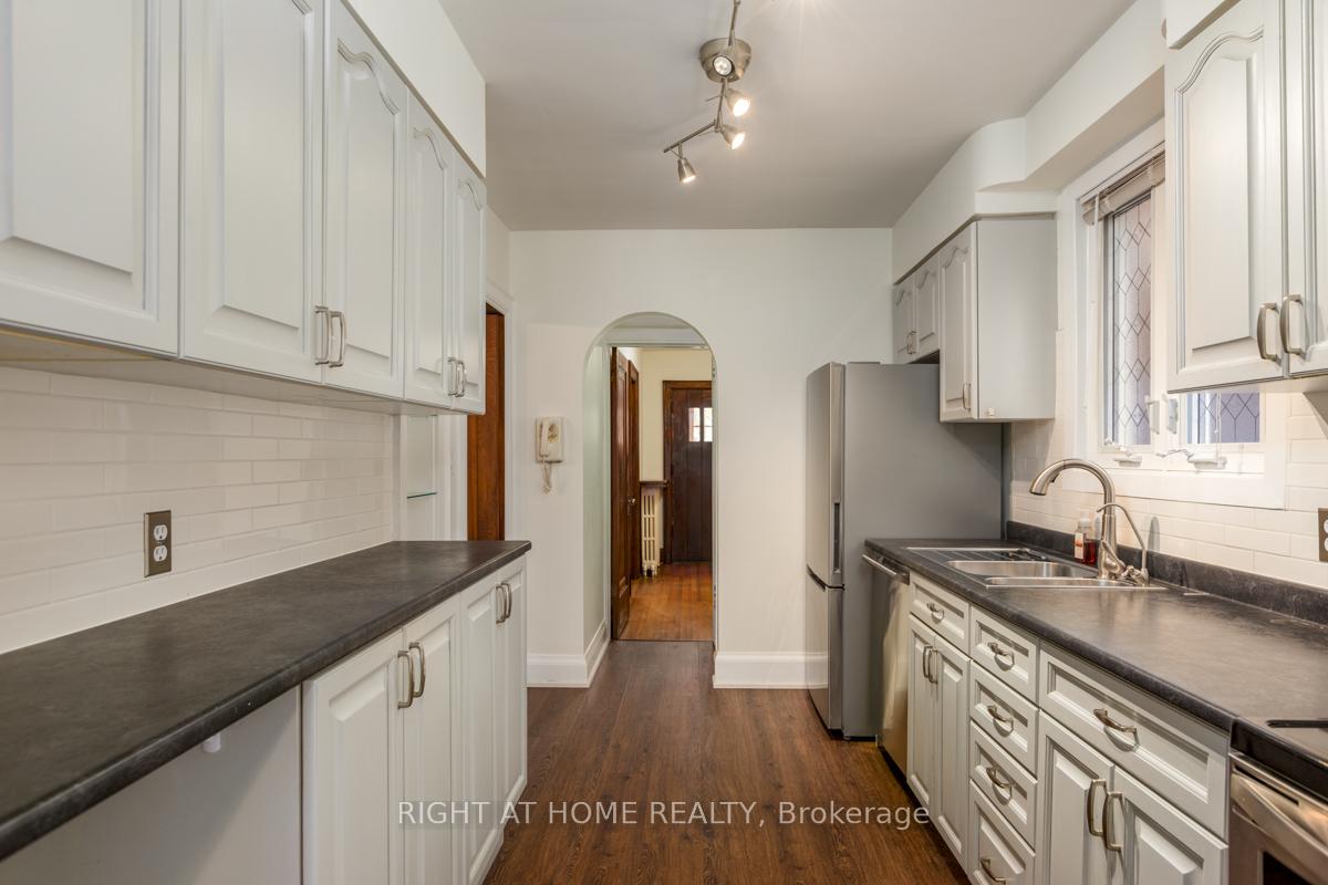 Photo 9 of 94 Roe Avenue, Toronto, Bedford Park-Nortown — HOMEH