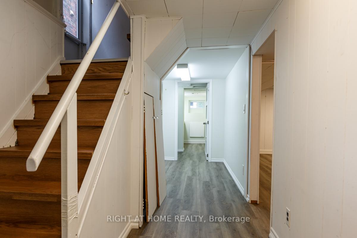 Photo 14 of 94 Roe Avenue, Toronto, Bedford Park-Nortown — HOMEH