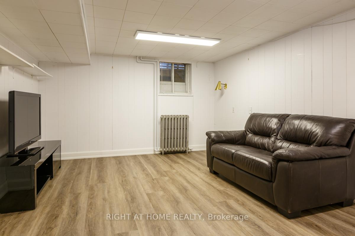 Photo 15 of 94 Roe Avenue, Toronto, Bedford Park-Nortown — HOMEH