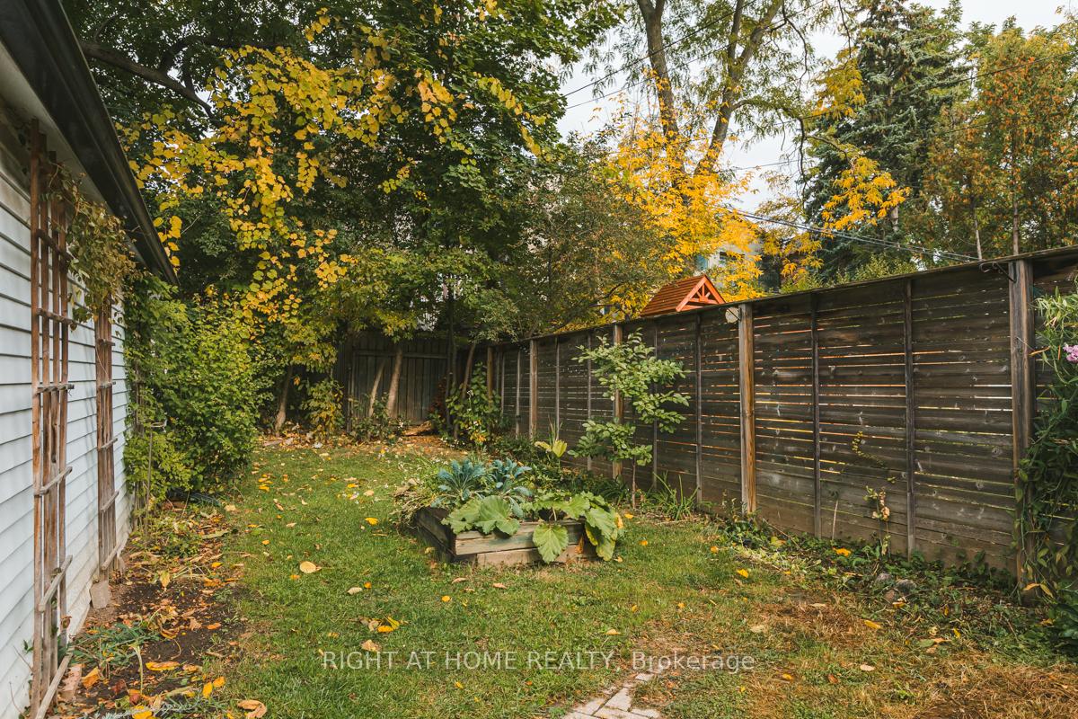 Photo 18 of 94 Roe Avenue, Toronto, Bedford Park-Nortown — HOMEH