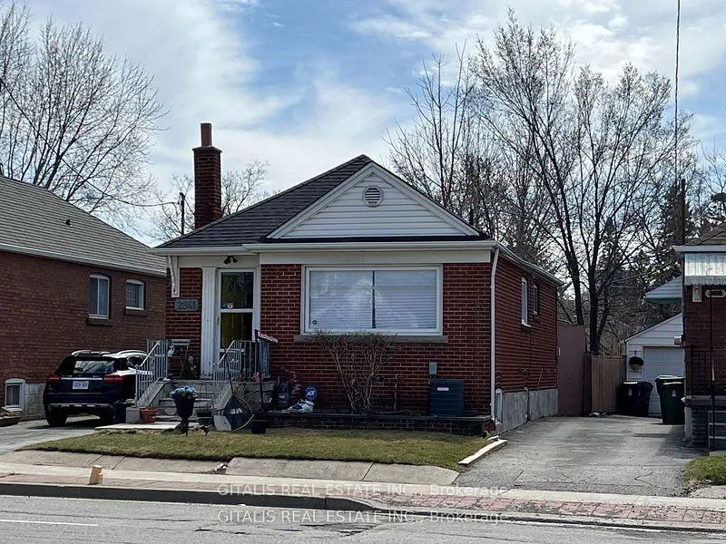 Photo 2 of 2941 St Clair Avenue E, Toronto, O'Connor-Parkview — HOMEH