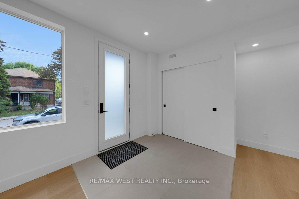 Photo 4 of Unit B, 502 Atlas Avenue, Toronto, Oakwood Village — HOMEH