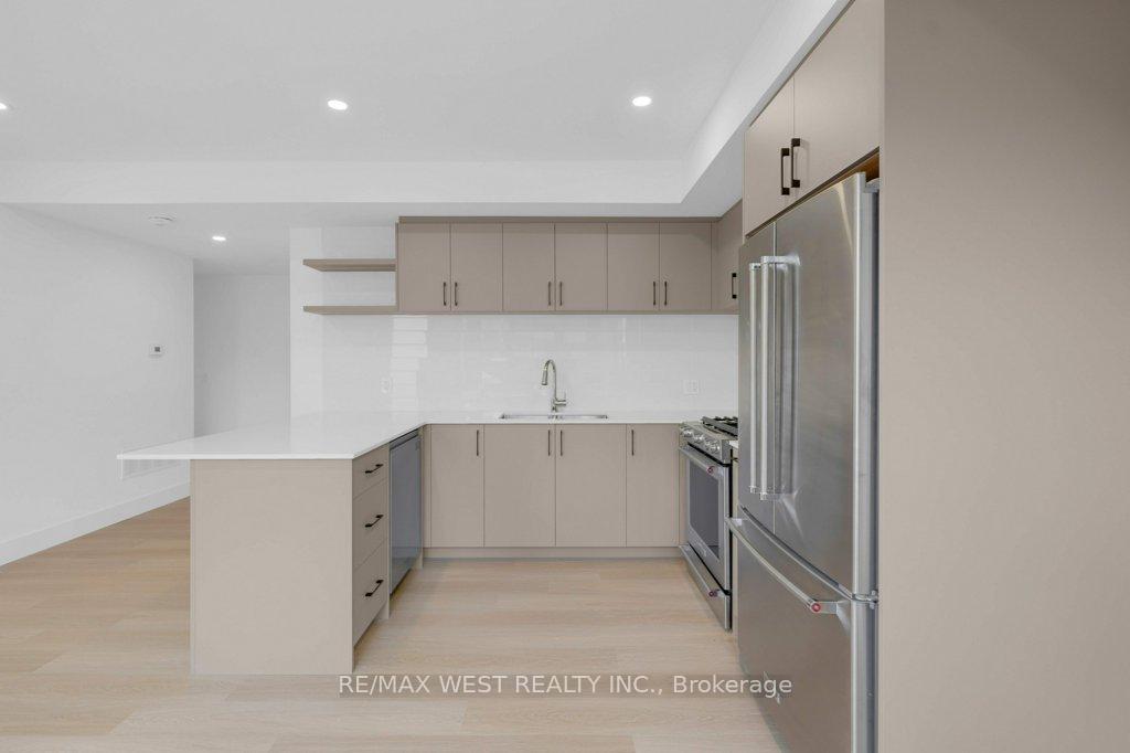 Photo 8 of Unit B, 502 Atlas Avenue, Toronto, Oakwood Village — HOMEH