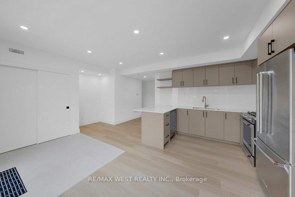 Photo 9 of Unit B, 502 Atlas Avenue, Toronto, Oakwood Village — HOMEH