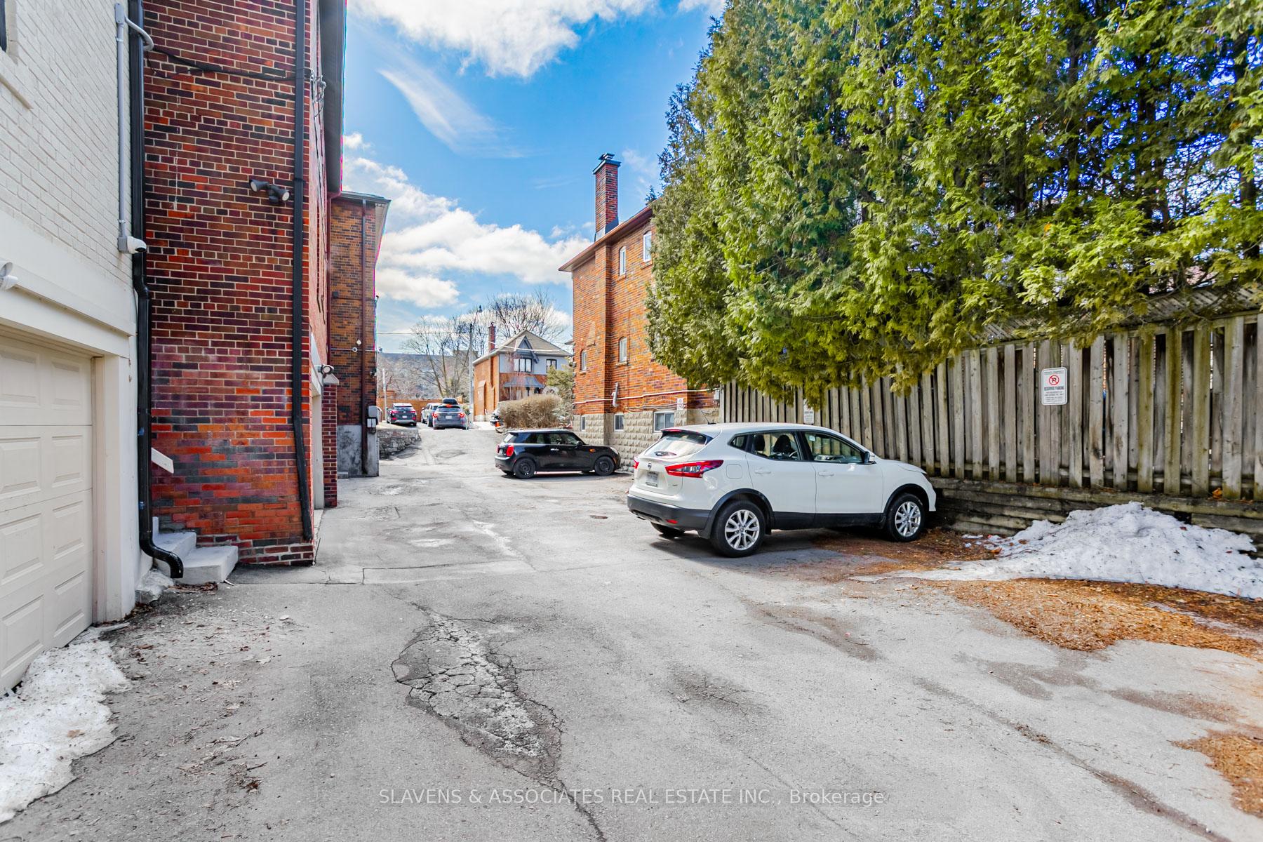 Photo 3 of 1088 Avenue Road, Toronto, Lawrence Park South — HOMEH