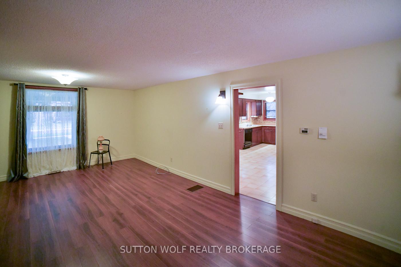 Photo 14 of 32 Arthur Street, Strathroy-Caradoc, NE — HOMEH
