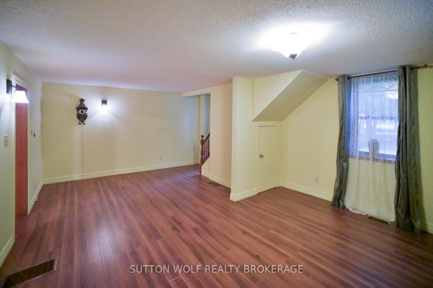 Photo 15 of 32 Arthur Street, Strathroy-Caradoc, NE — HOMEH