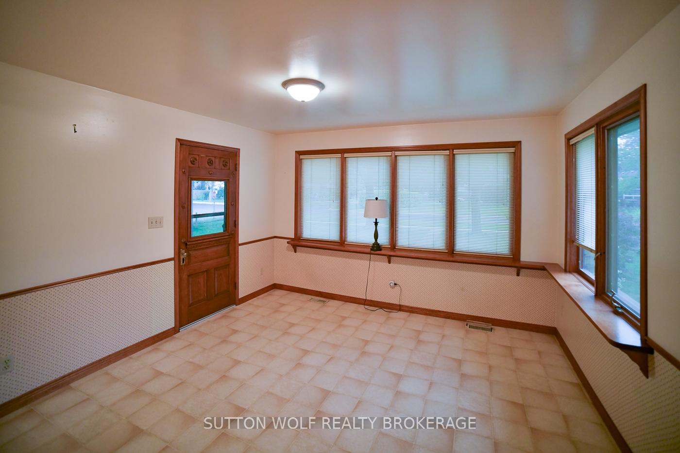 Photo 16 of 32 Arthur Street, Strathroy-Caradoc, NE — HOMEH