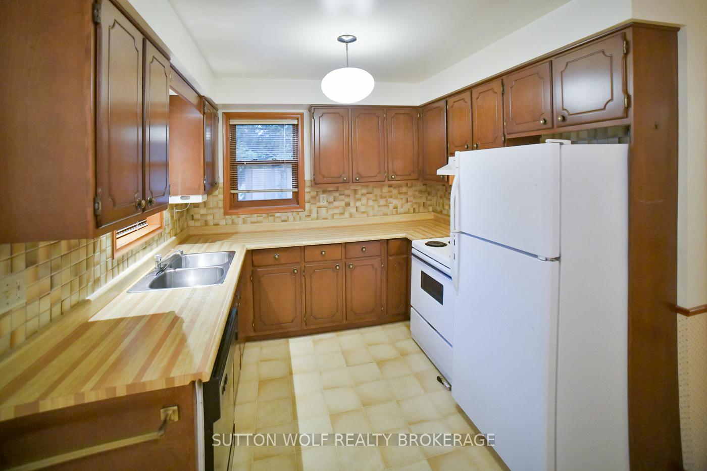 Photo 19 of 32 Arthur Street, Strathroy-Caradoc, NE — HOMEH