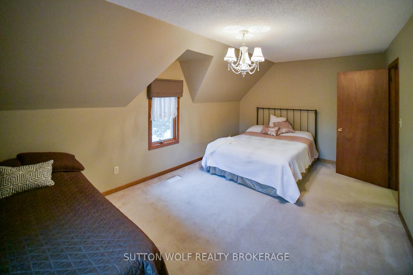 Photo 37 of 32 Arthur Street, Strathroy-Caradoc, NE — HOMEH
