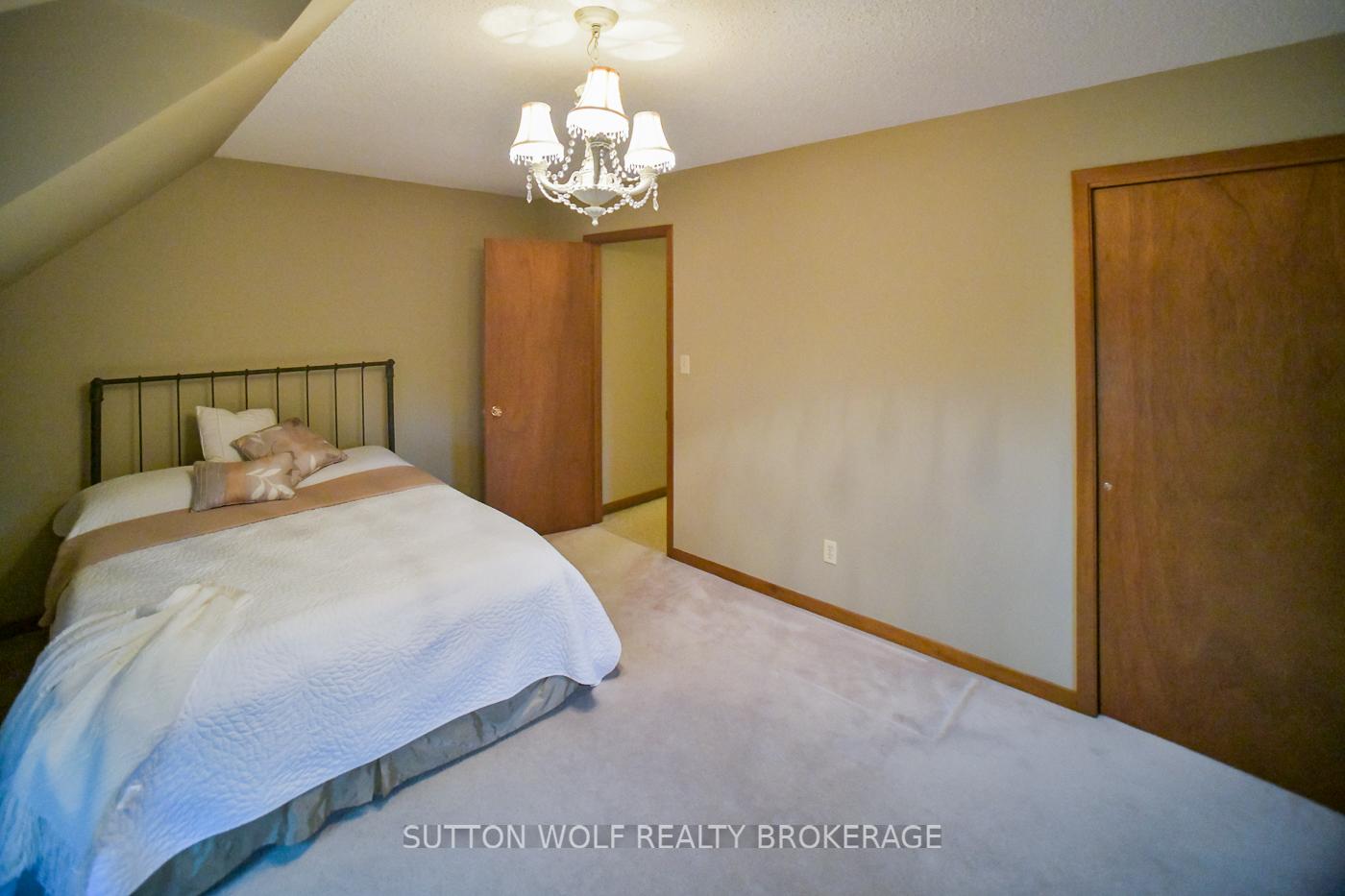 Photo 38 of 32 Arthur Street, Strathroy-Caradoc, NE — HOMEH