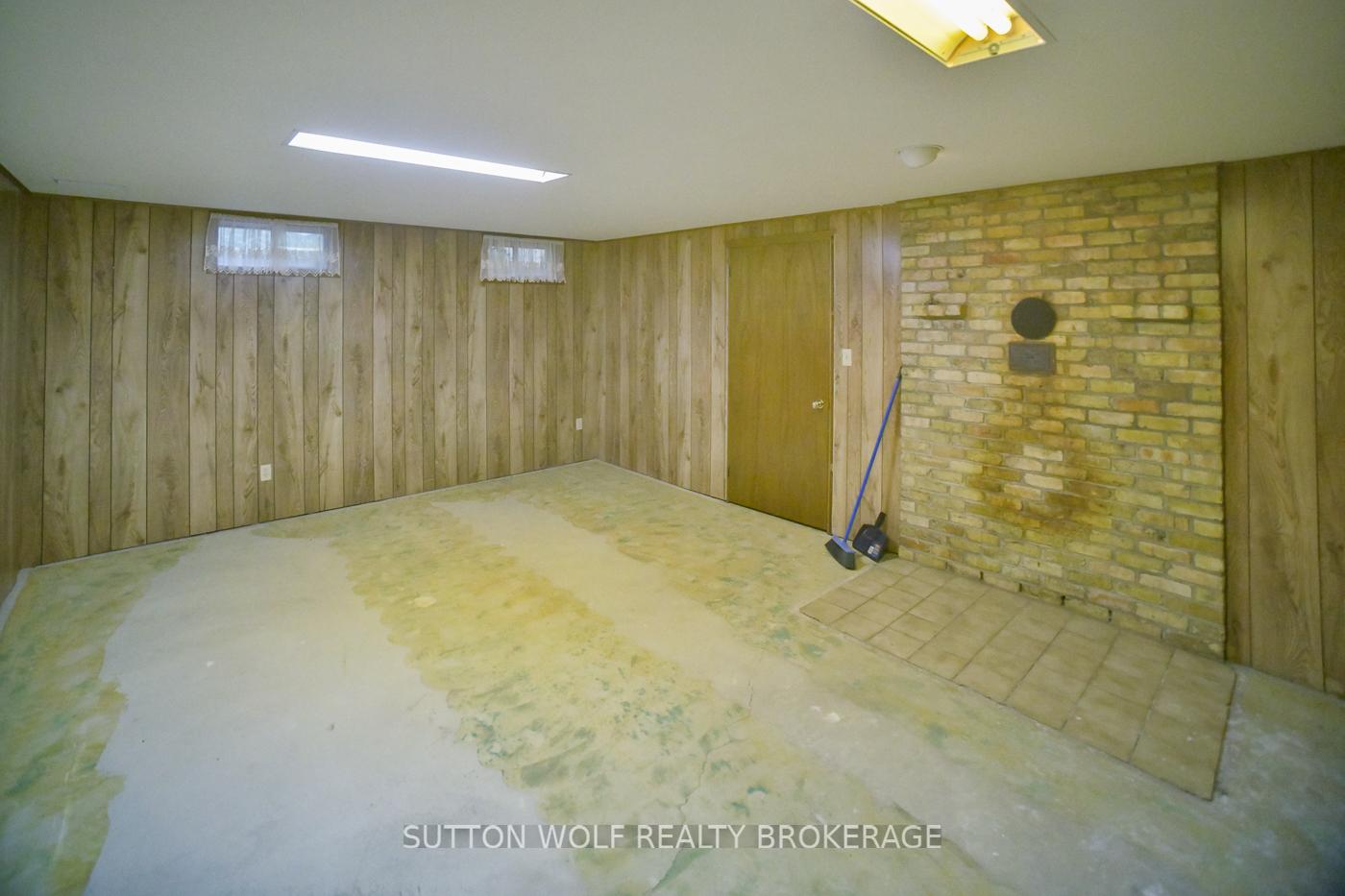 Photo 39 of 32 Arthur Street, Strathroy-Caradoc, NE — HOMEH