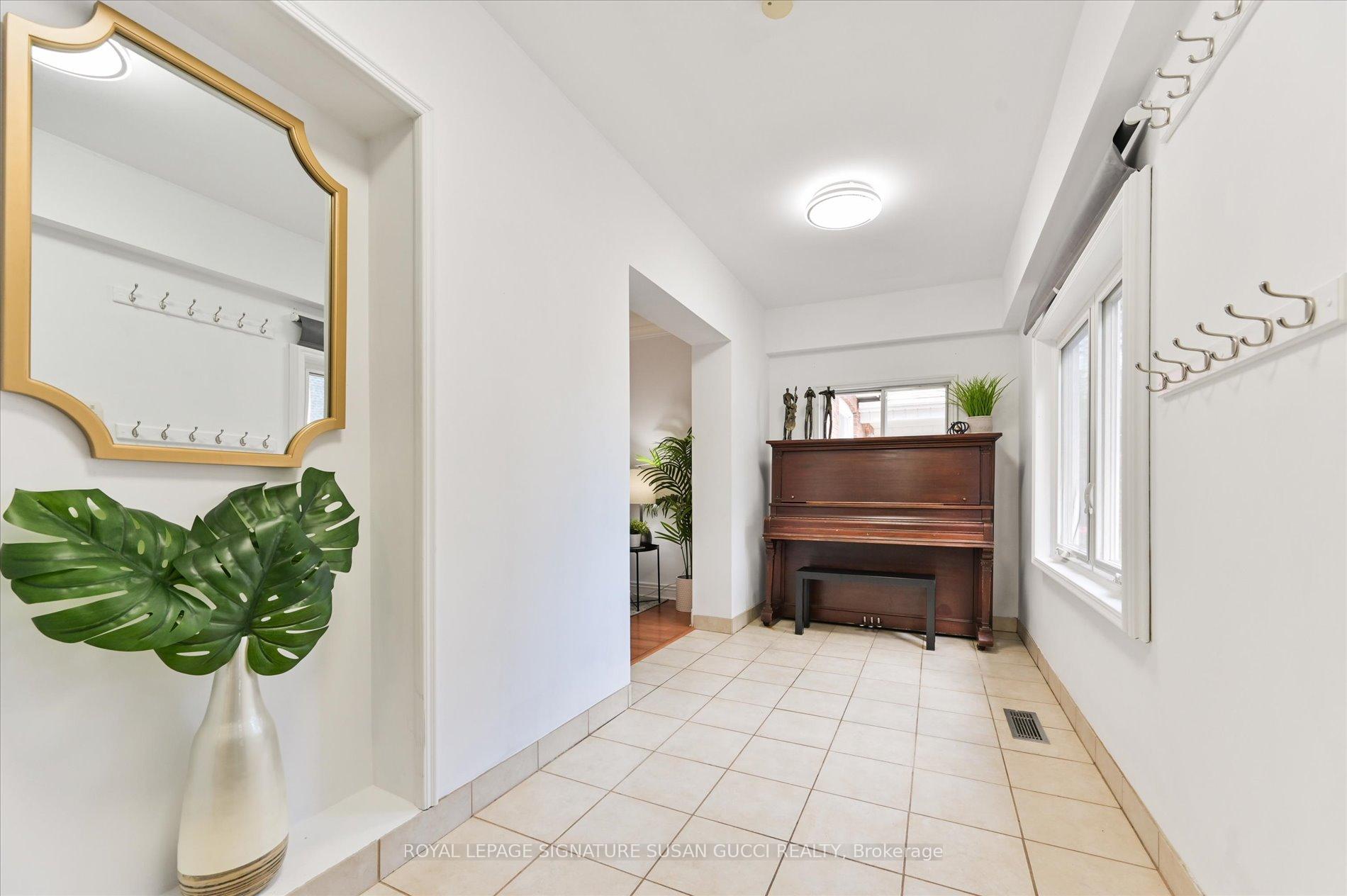 Photo 4 of 44 Crewe Avenue, Toronto, Woodbine-Lumsden — HOMEH