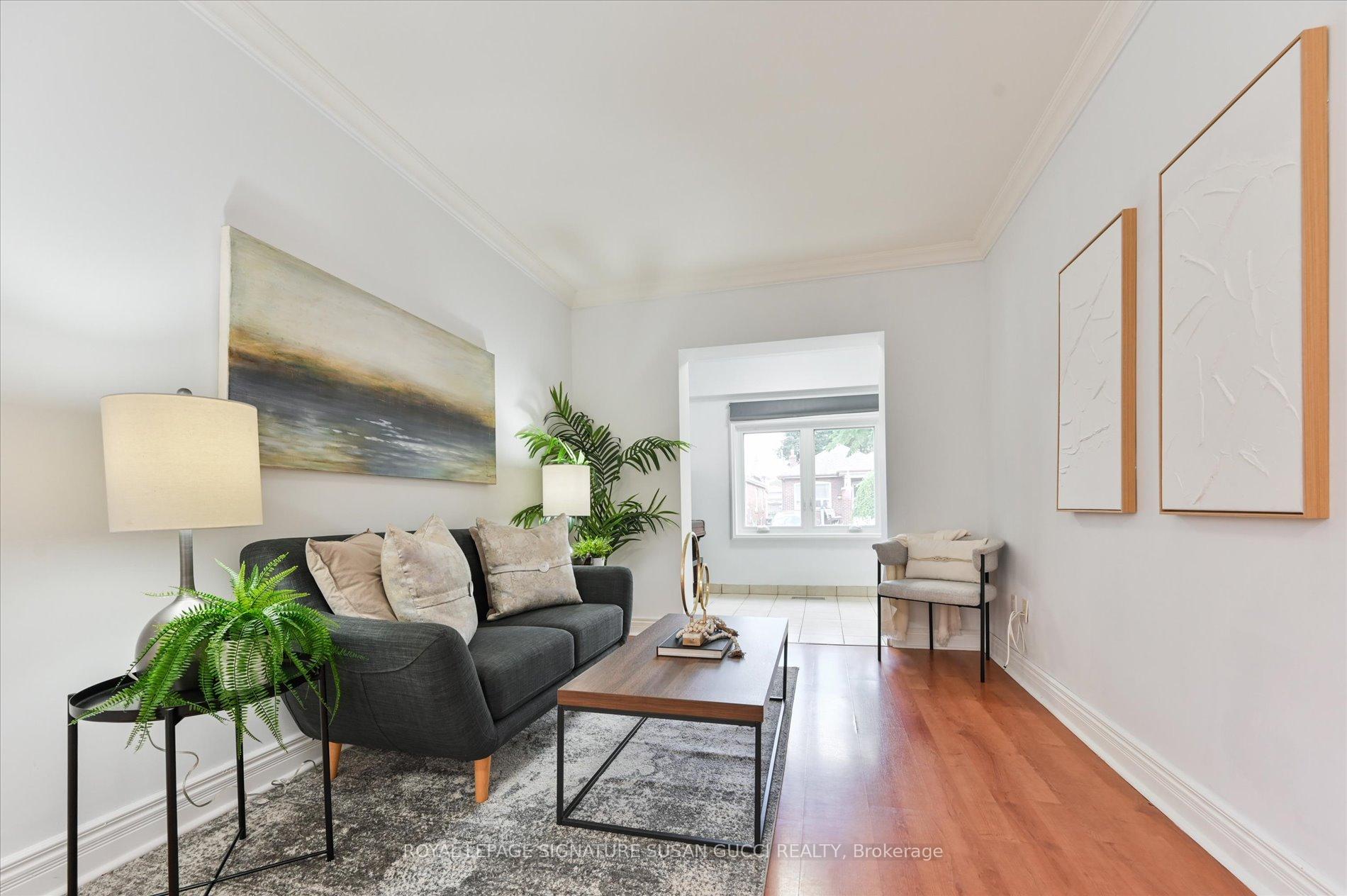 Photo 6 of 44 Crewe Avenue, Toronto, Woodbine-Lumsden — HOMEH