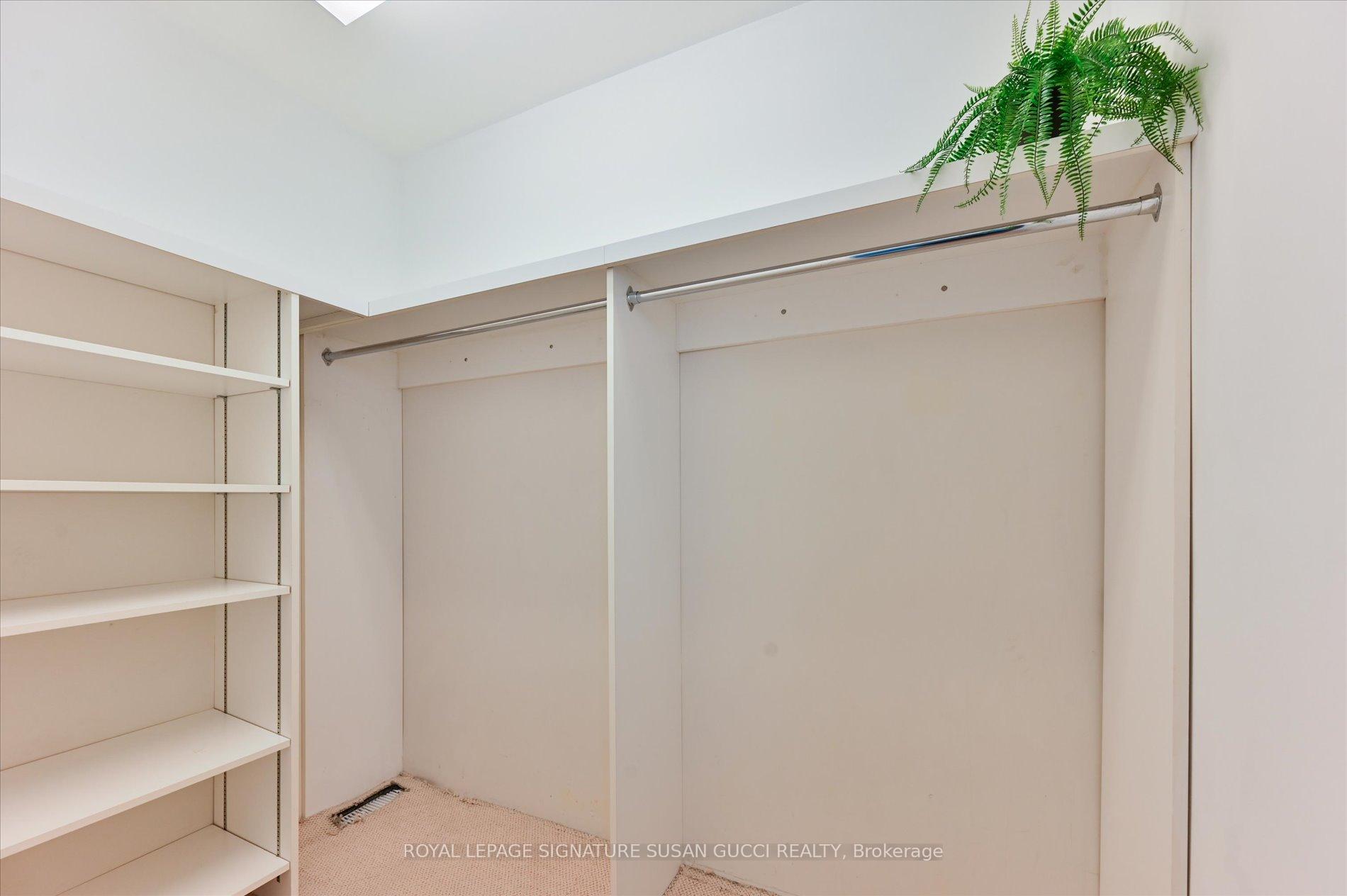 Photo 13 of 44 Crewe Avenue, Toronto, Woodbine-Lumsden — HOMEH