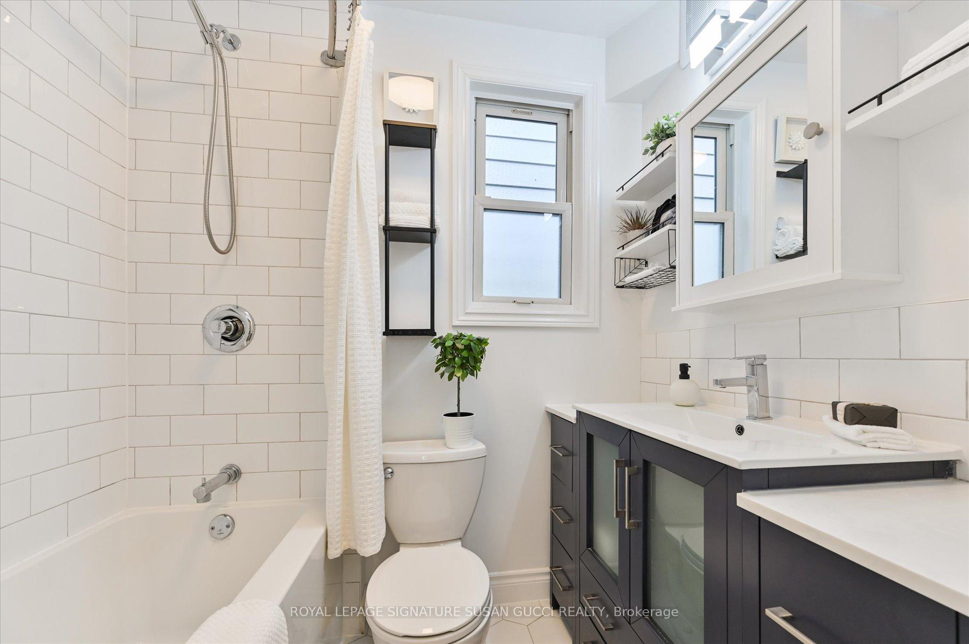 Photo 15 of 44 Crewe Avenue, Toronto, Woodbine-Lumsden — HOMEH