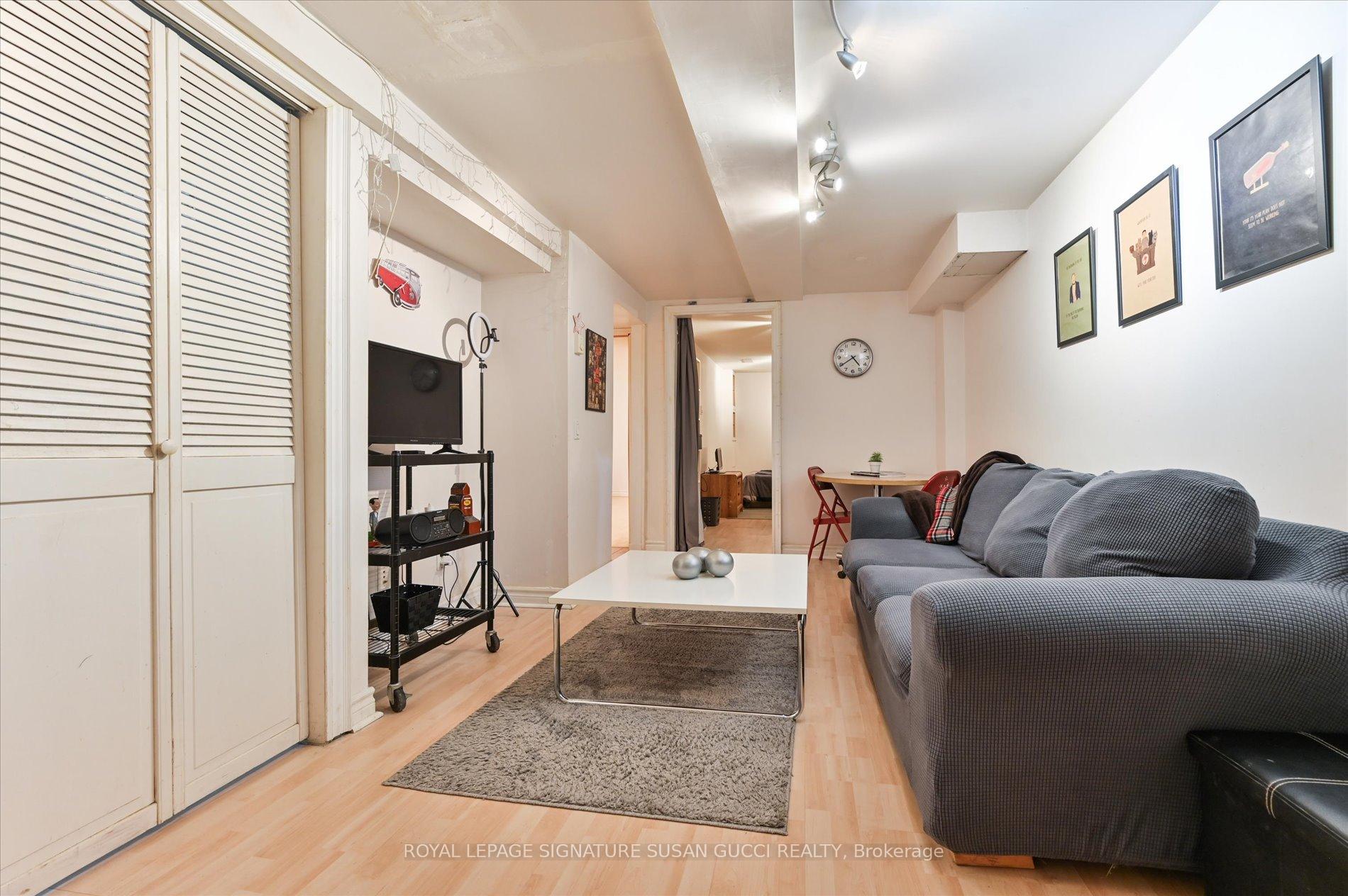 Photo 16 of 44 Crewe Avenue, Toronto, Woodbine-Lumsden — HOMEH
