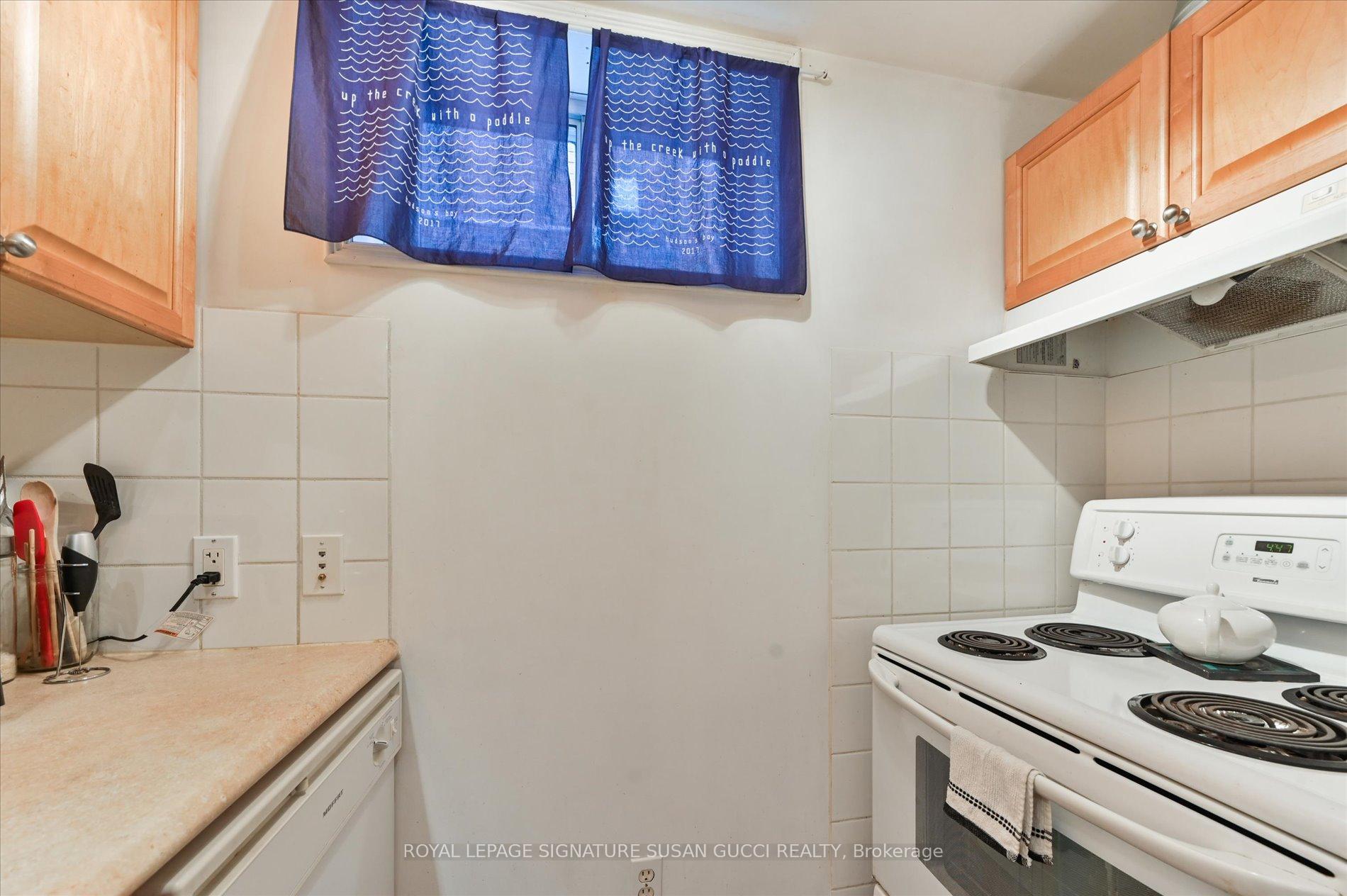 Photo 19 of 44 Crewe Avenue, Toronto, Woodbine-Lumsden — HOMEH