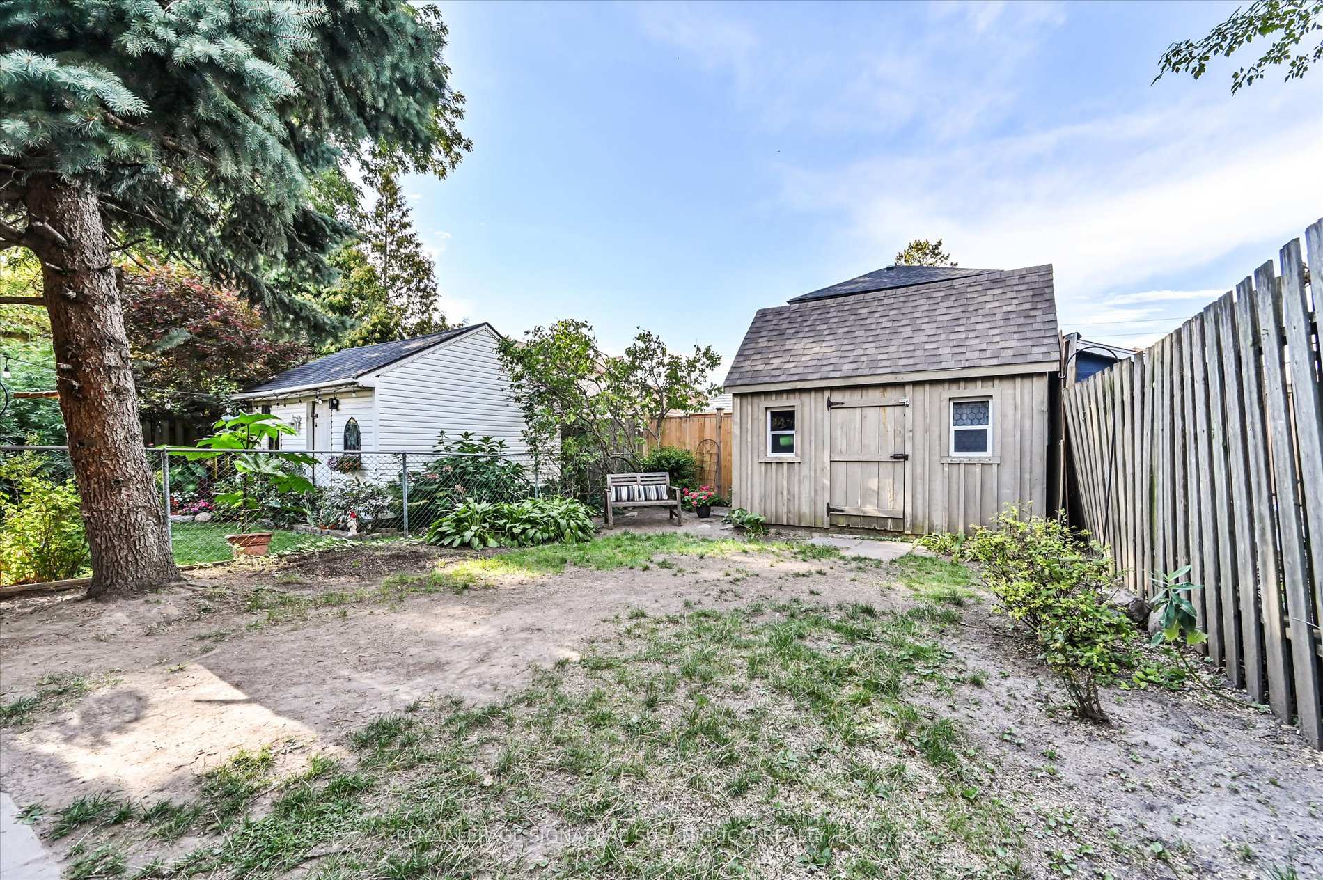 Photo 26 of 44 Crewe Avenue, Toronto, Woodbine-Lumsden — HOMEH