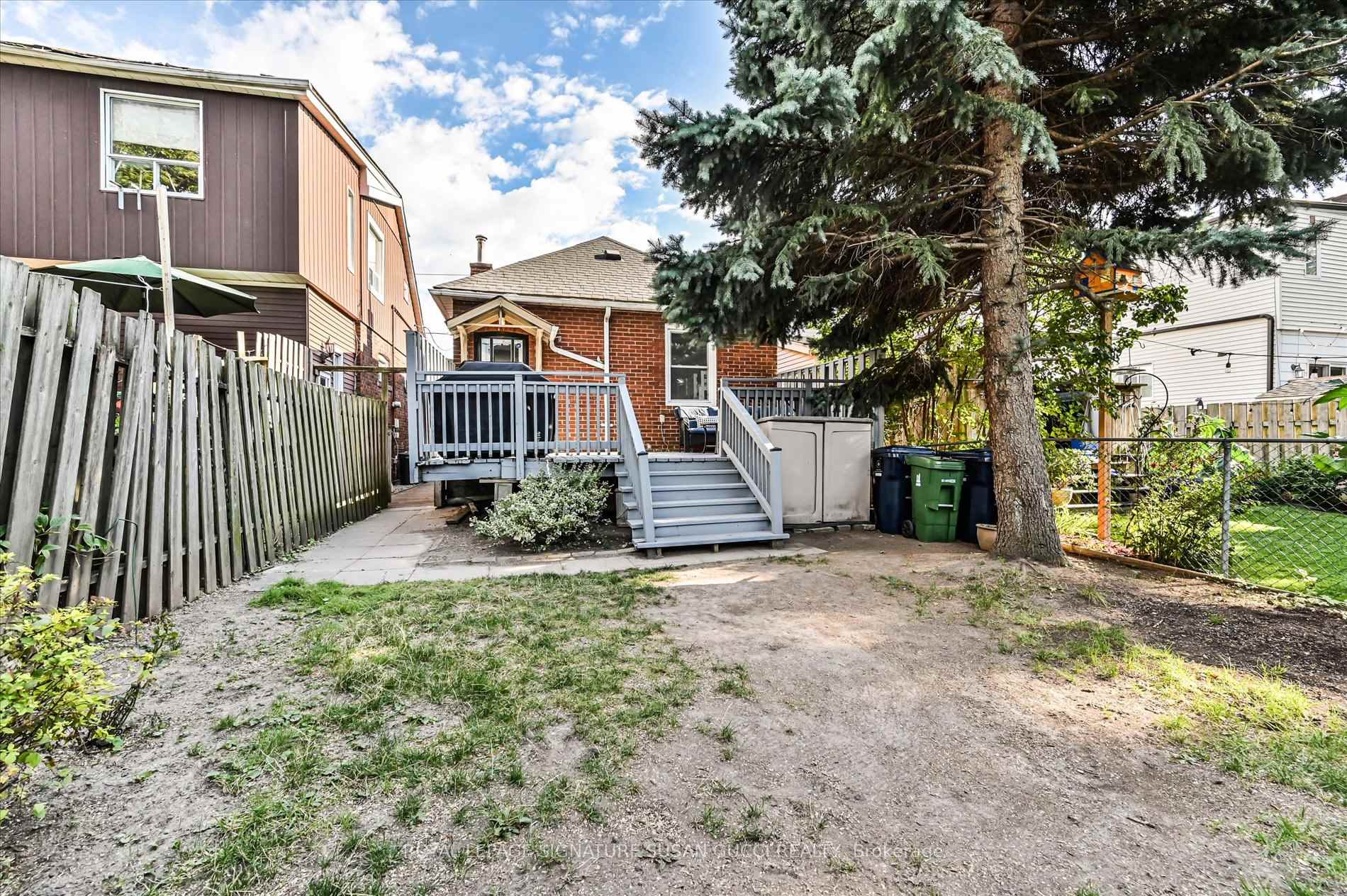 Photo 27 of 44 Crewe Avenue, Toronto, Woodbine-Lumsden — HOMEH