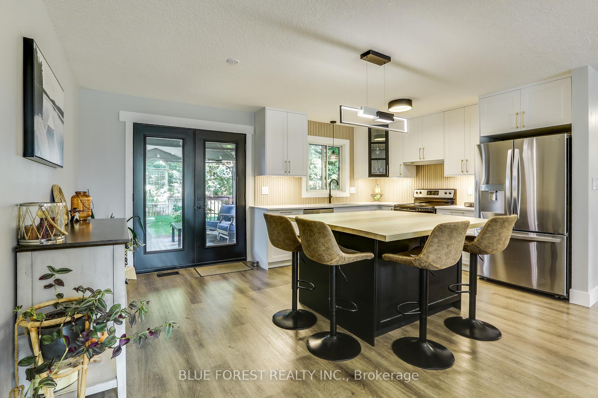 Photo 8 of 512 Darcy Drive, Strathroy-Caradoc, NE — HOMEH