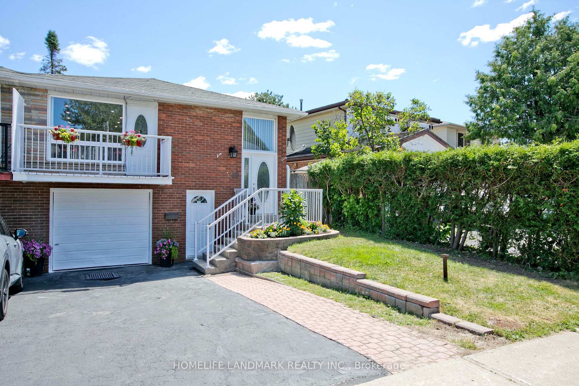 Photo 1 of 39 La Peer Boulevard, Scarborough, L'Amoreaux — HOMEH