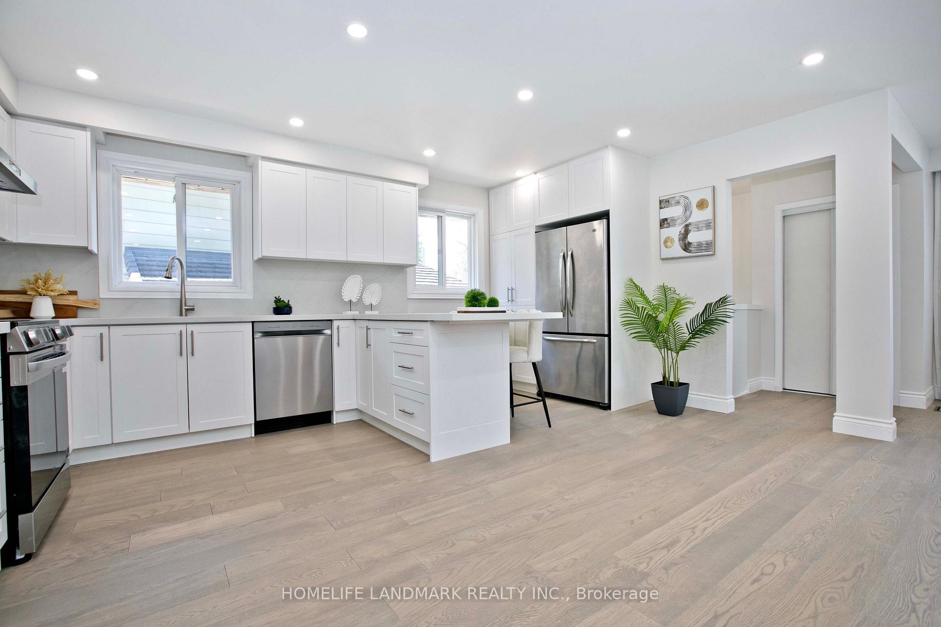 Photo 10 of 39 La Peer Boulevard, Scarborough, L'Amoreaux — HOMEH