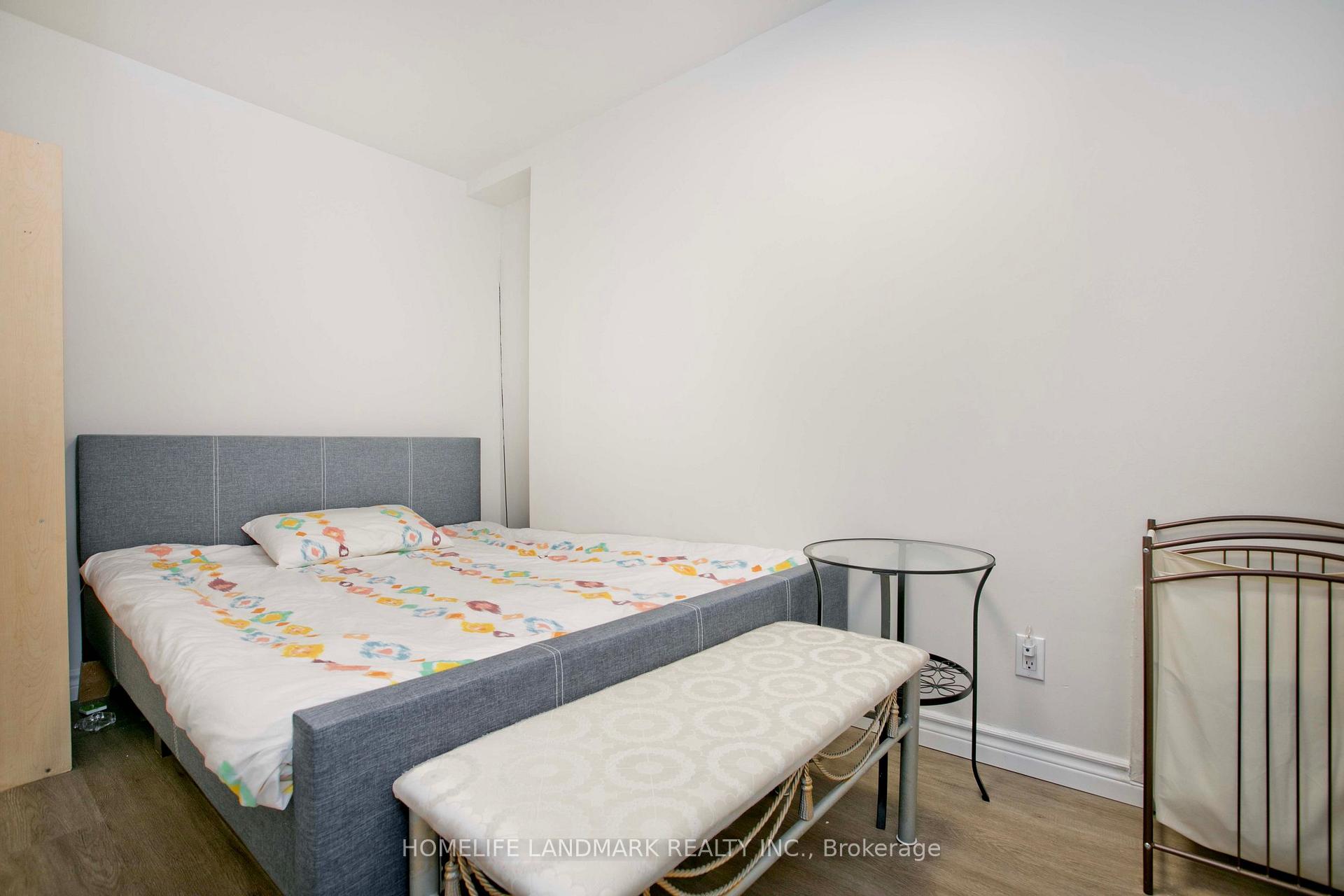 Photo 19 of 39 La Peer Boulevard, Scarborough, L'Amoreaux — HOMEH