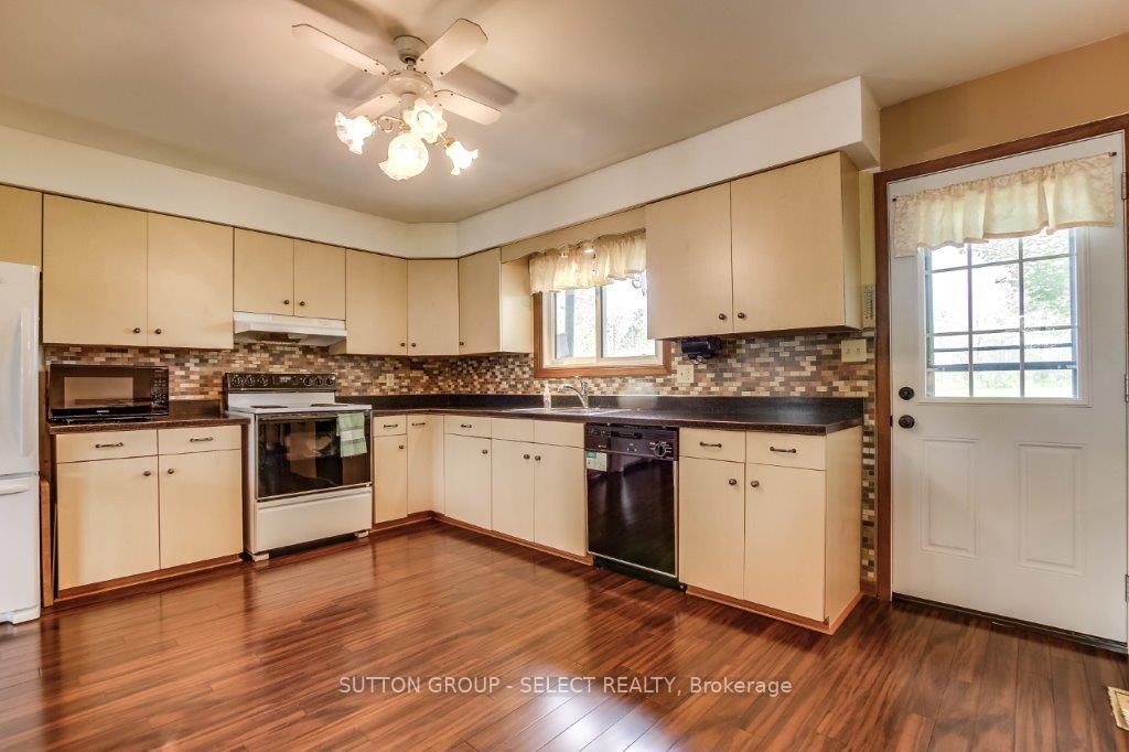 Photo 17 of 17750 Wyton Drive, Thames Centre, Rural Thames Centre — HOMEH