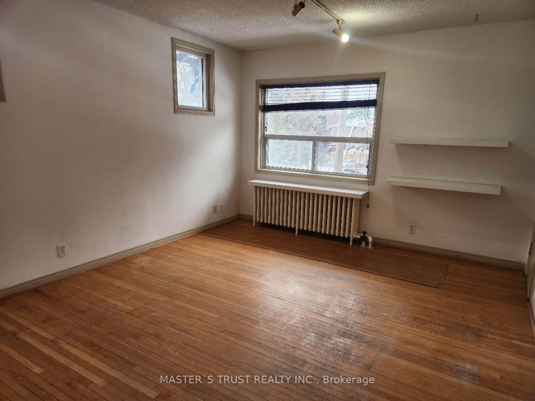 Photo 5 of Unit Upper, 168 Millwood Road, Toronto, Mount Pleasant West — HOMEH