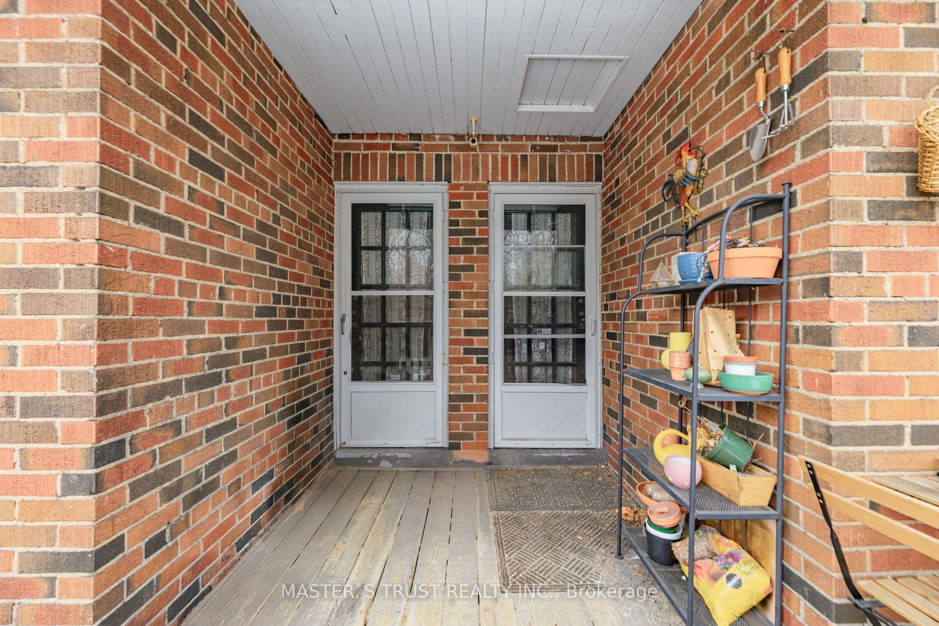 Photo 10 of Unit Upper, 168 Millwood Road, Toronto, Mount Pleasant West — HOMEH
