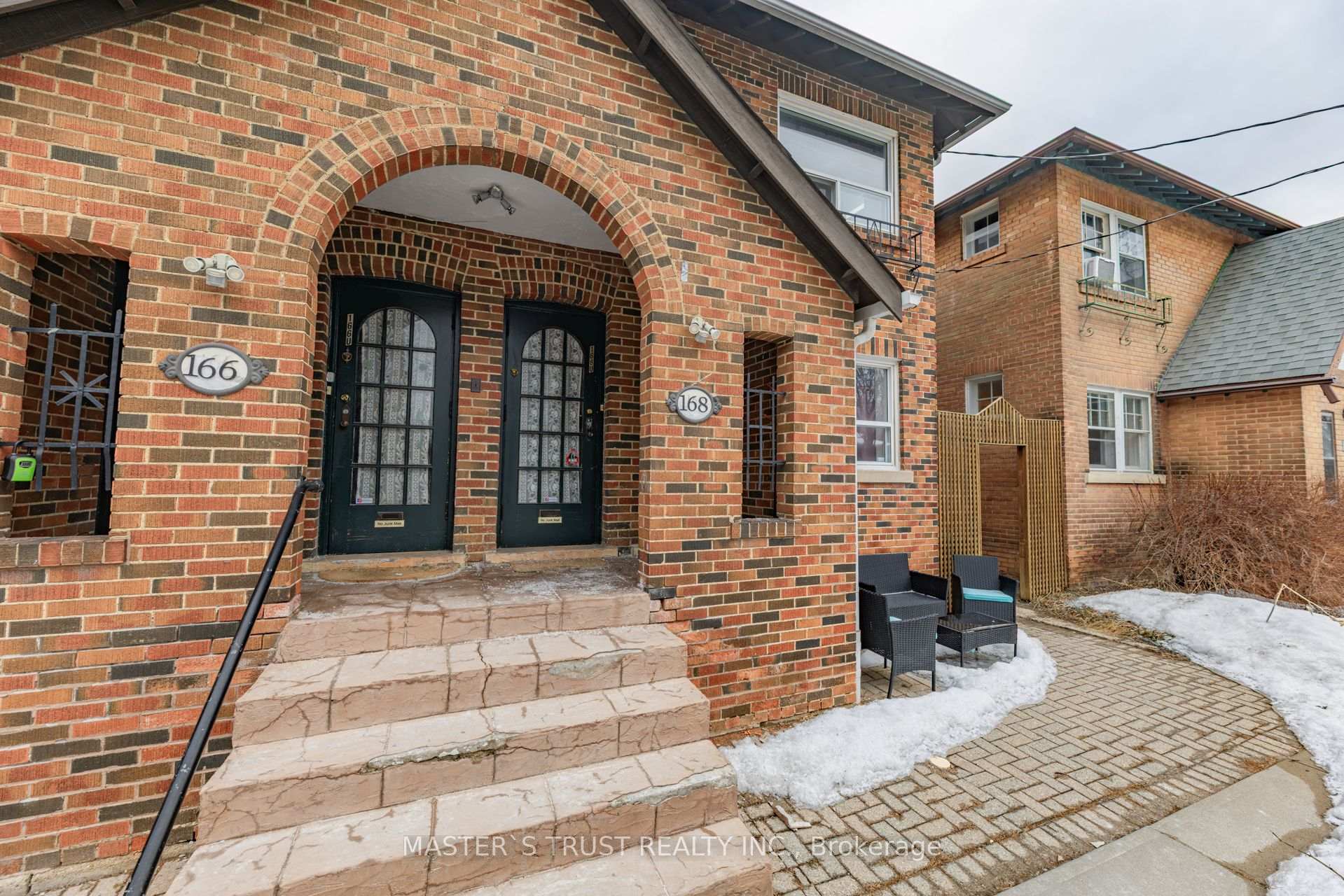 Photo 11 of Unit Upper, 168 Millwood Road, Toronto, Mount Pleasant West — HOMEH