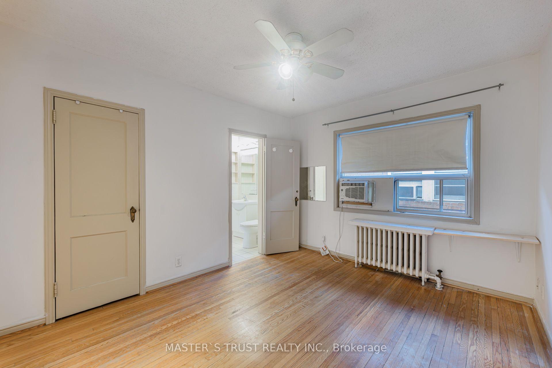 Photo 12 of Unit Upper, 168 Millwood Road, Toronto, Mount Pleasant West — HOMEH