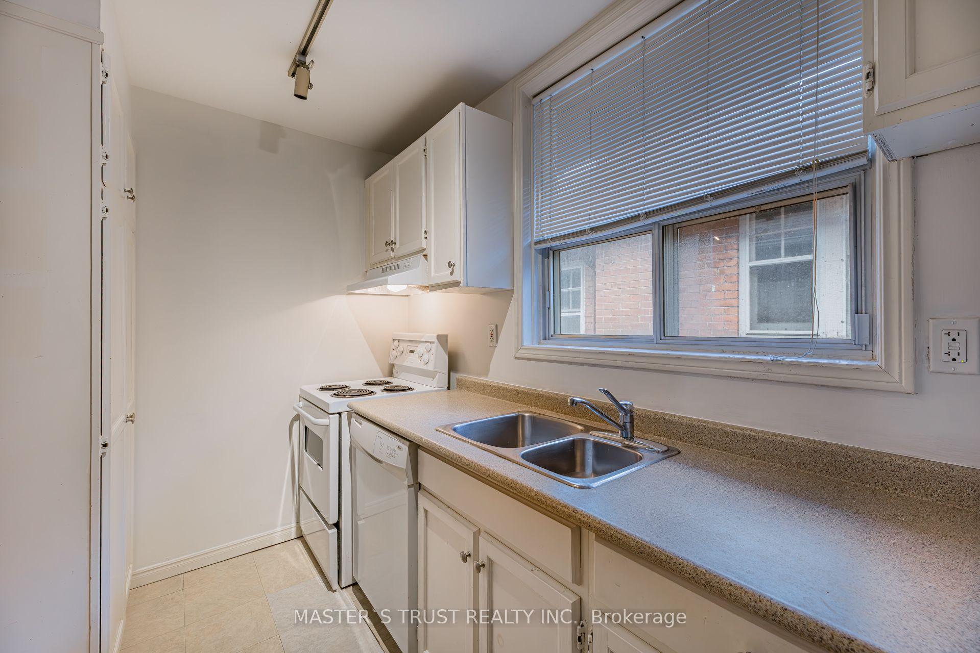 Photo 15 of Unit Upper, 168 Millwood Road, Toronto, Mount Pleasant West — HOMEH