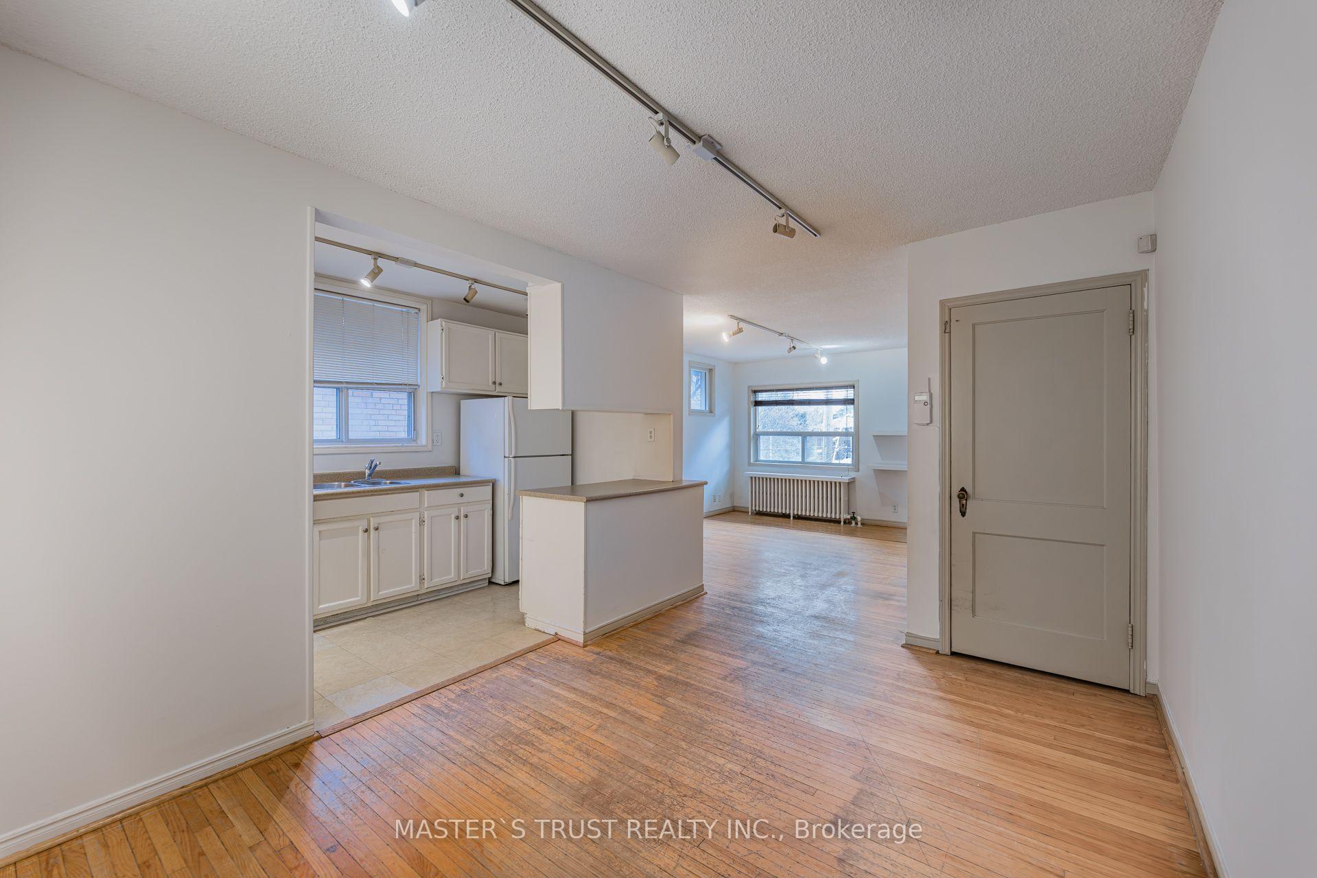 Photo 17 of Unit Upper, 168 Millwood Road, Toronto, Mount Pleasant West — HOMEH